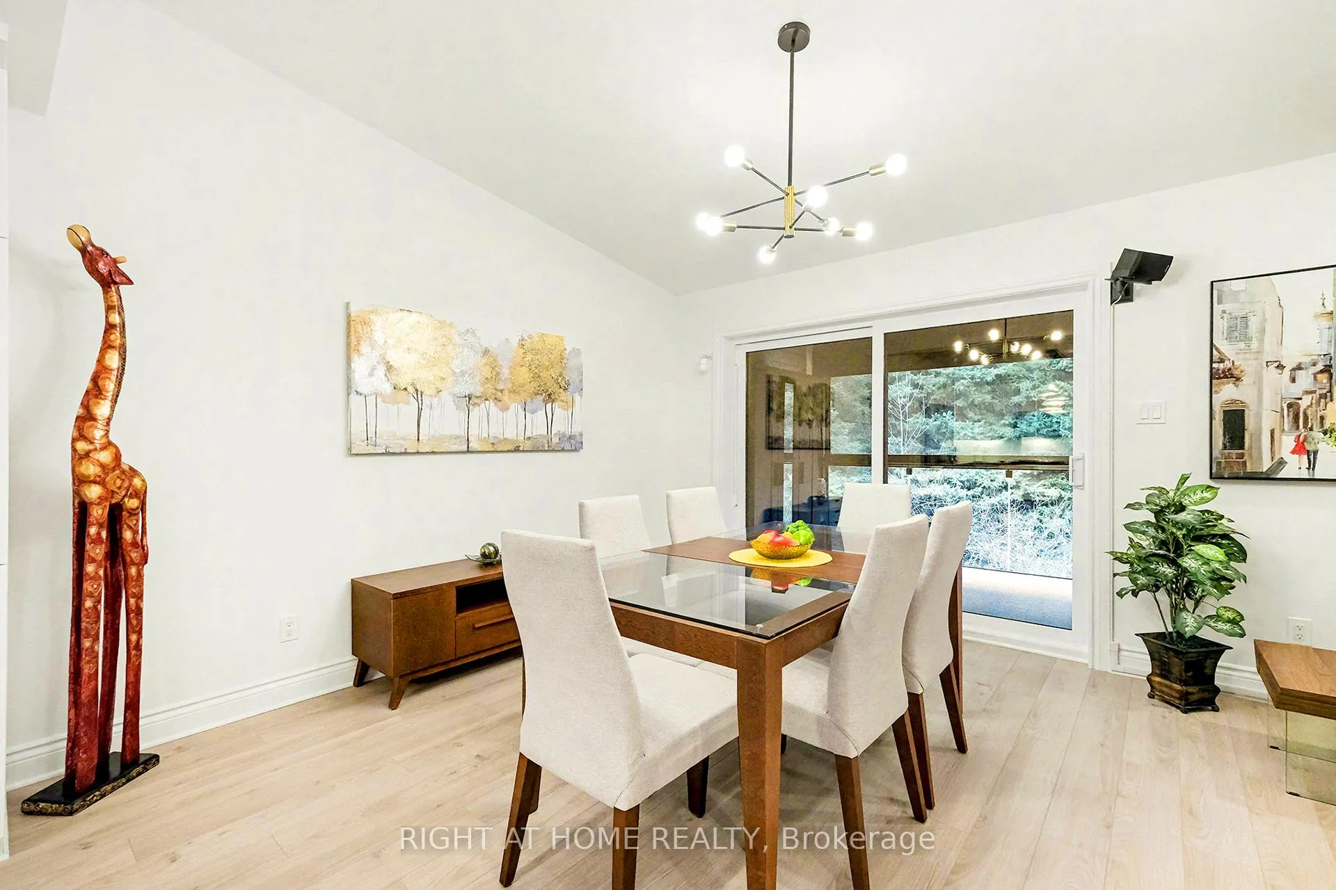 Photo 10 of Unit 606, 115 St Moritz Trail, Embrun — HOMEH