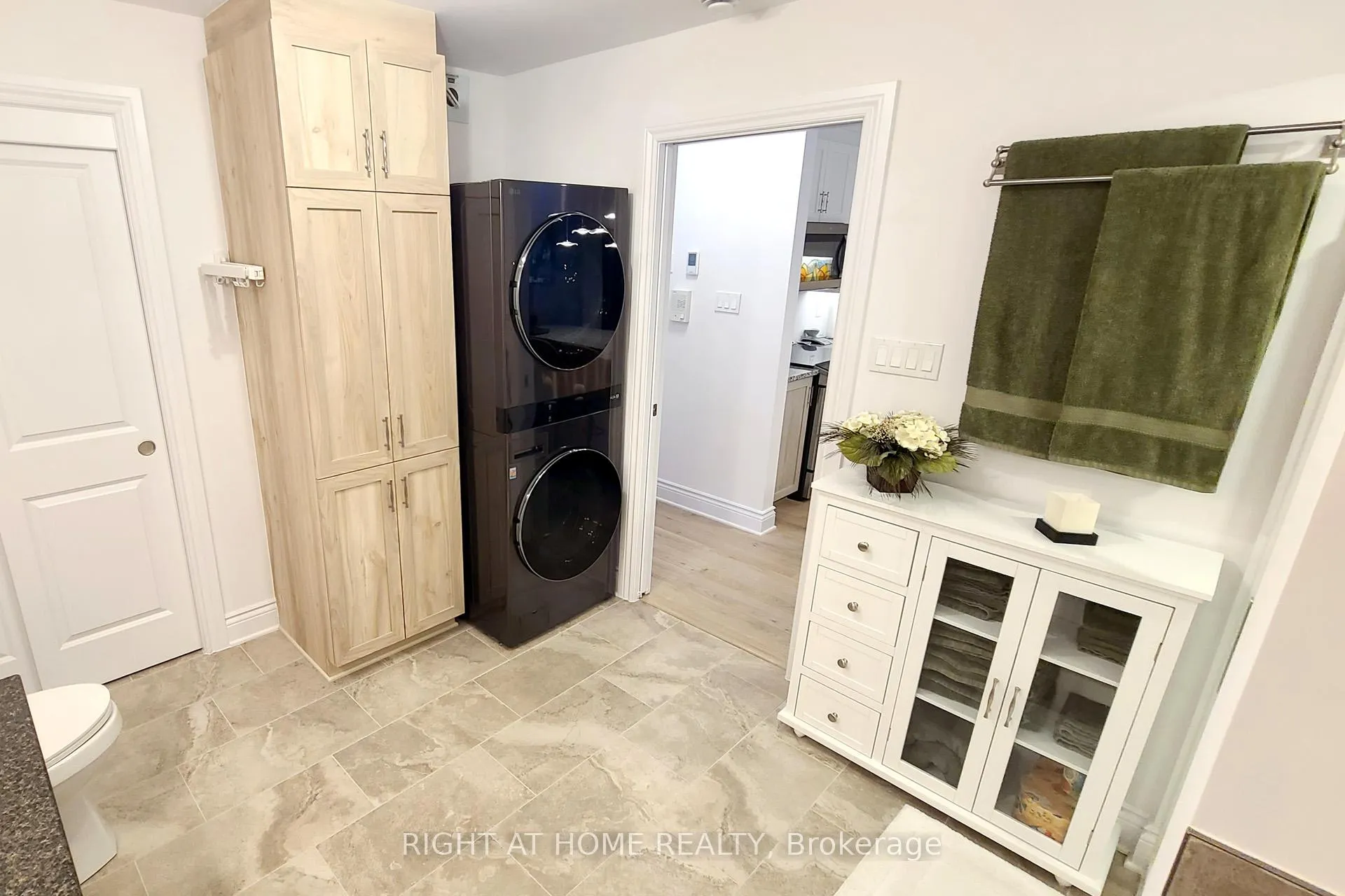 Photo 14 of Unit 606, 115 St Moritz Trail, Embrun — HOMEH