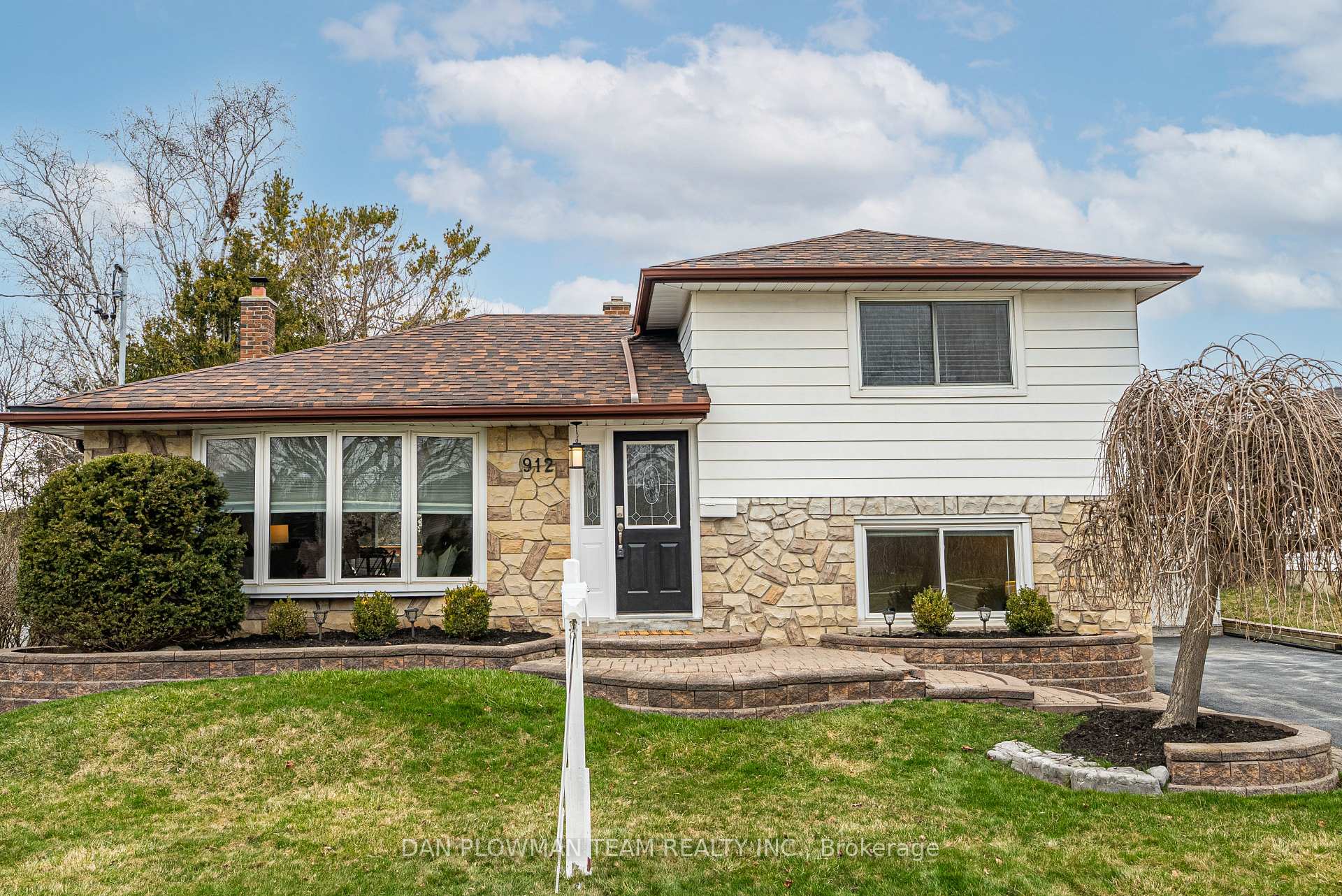 Photo 3 of 912 Hutchison Avenue, Whitby, Downtown Whitby — HOMEH