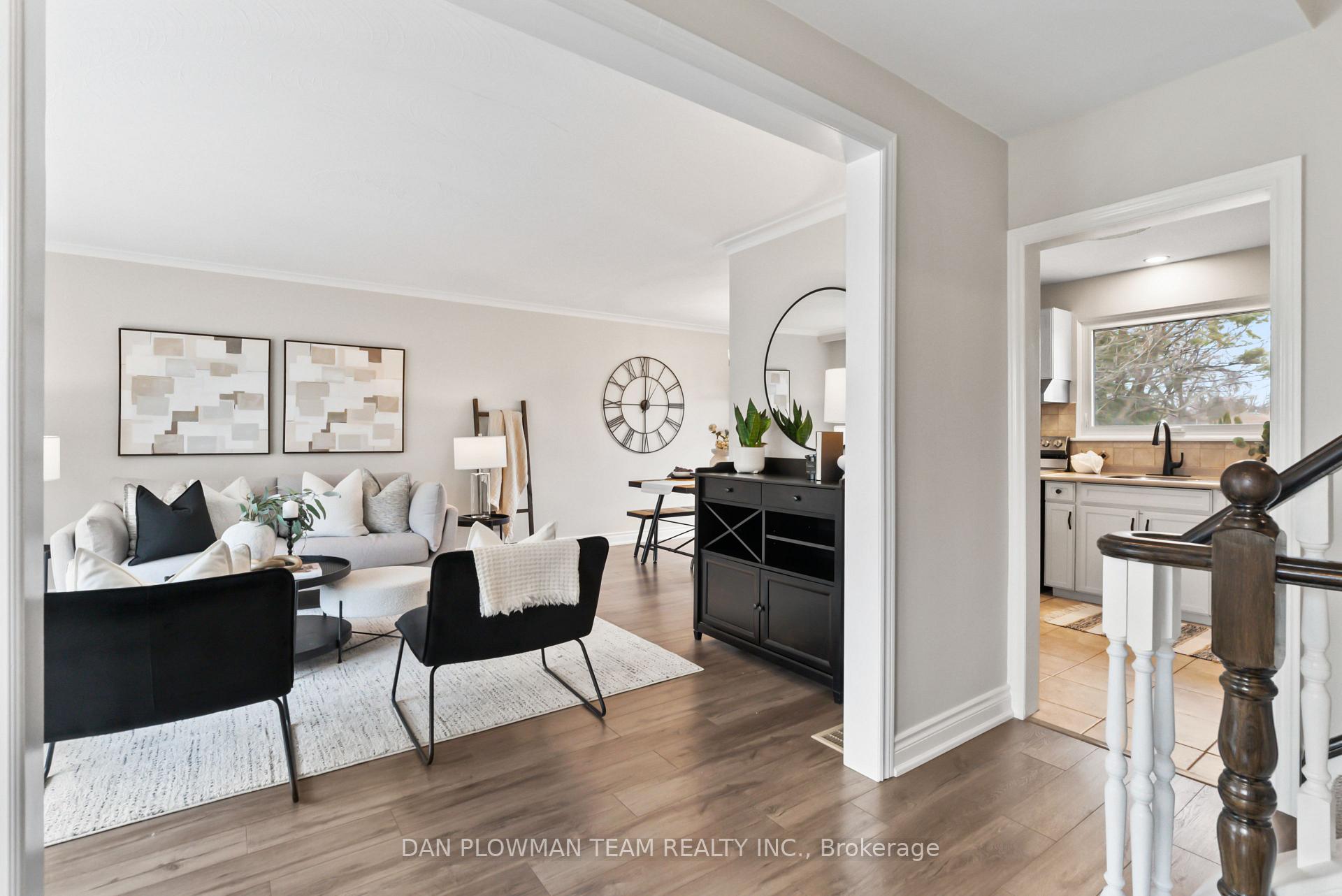 Photo 5 of 912 Hutchison Avenue, Whitby, Downtown Whitby — HOMEH