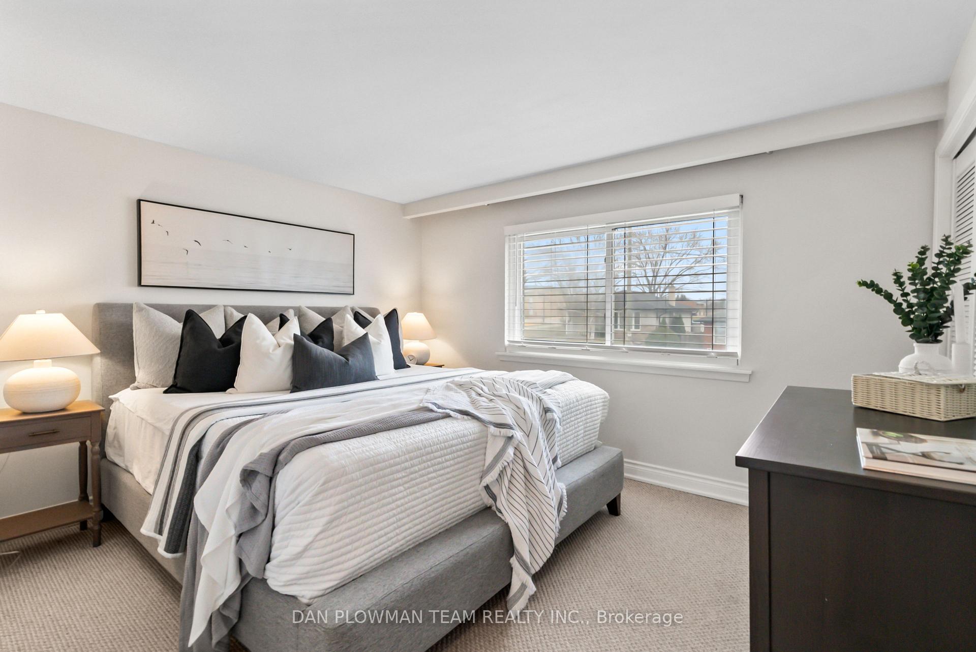 Photo 17 of 912 Hutchison Avenue, Whitby, Downtown Whitby — HOMEH