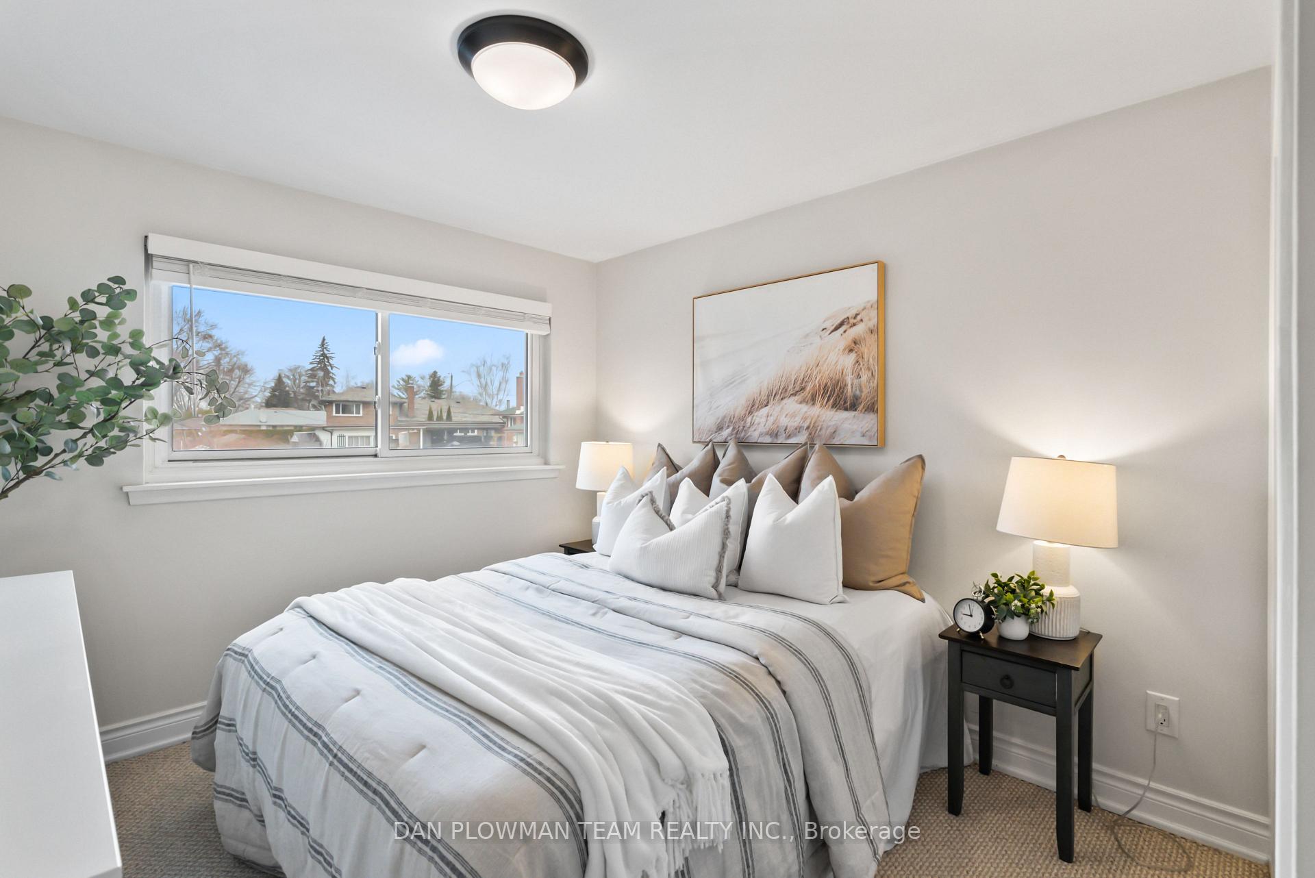 Photo 18 of 912 Hutchison Avenue, Whitby, Downtown Whitby — HOMEH