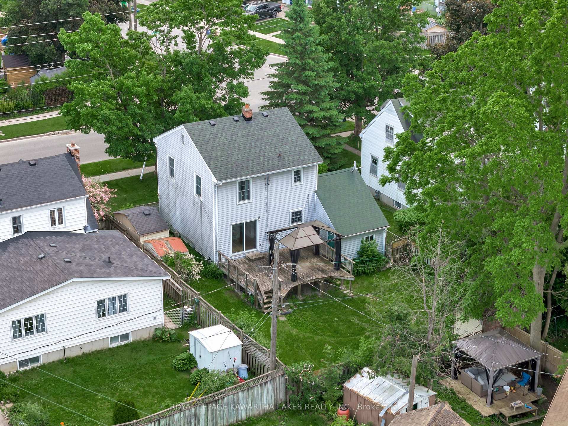 Photo 3 of 769 Chesterfield Avenue, Peterborough, Northcrest Ward 5 — HOMEH