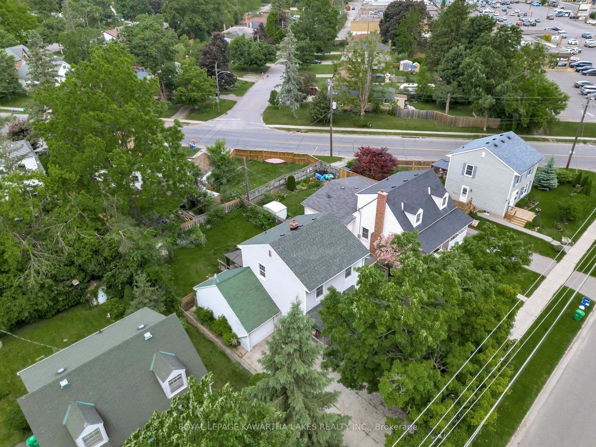 Photo 6 of 769 Chesterfield Avenue, Peterborough, Northcrest Ward 5 — HOMEH