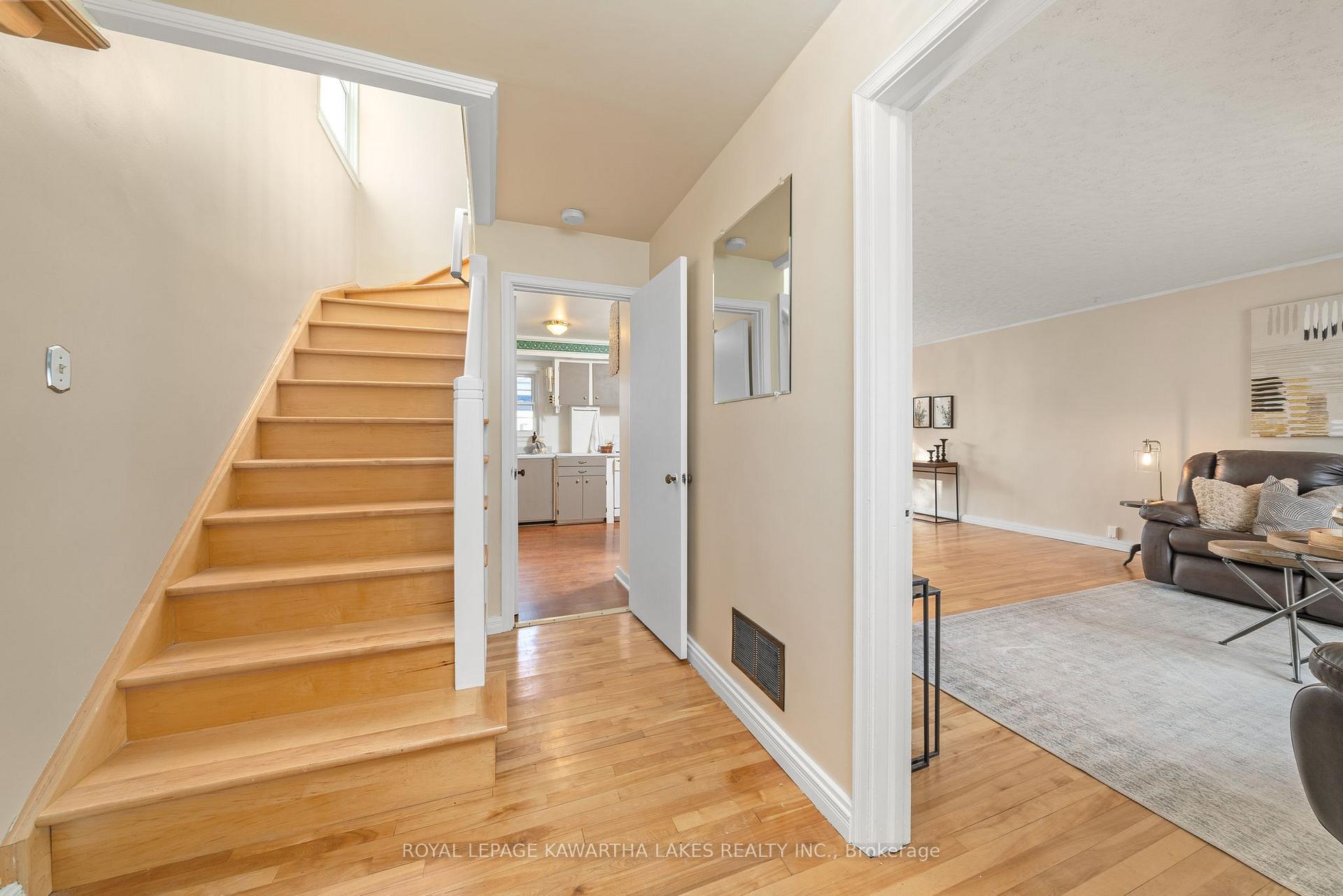Photo 13 of 769 Chesterfield Avenue, Peterborough, Northcrest Ward 5 — HOMEH