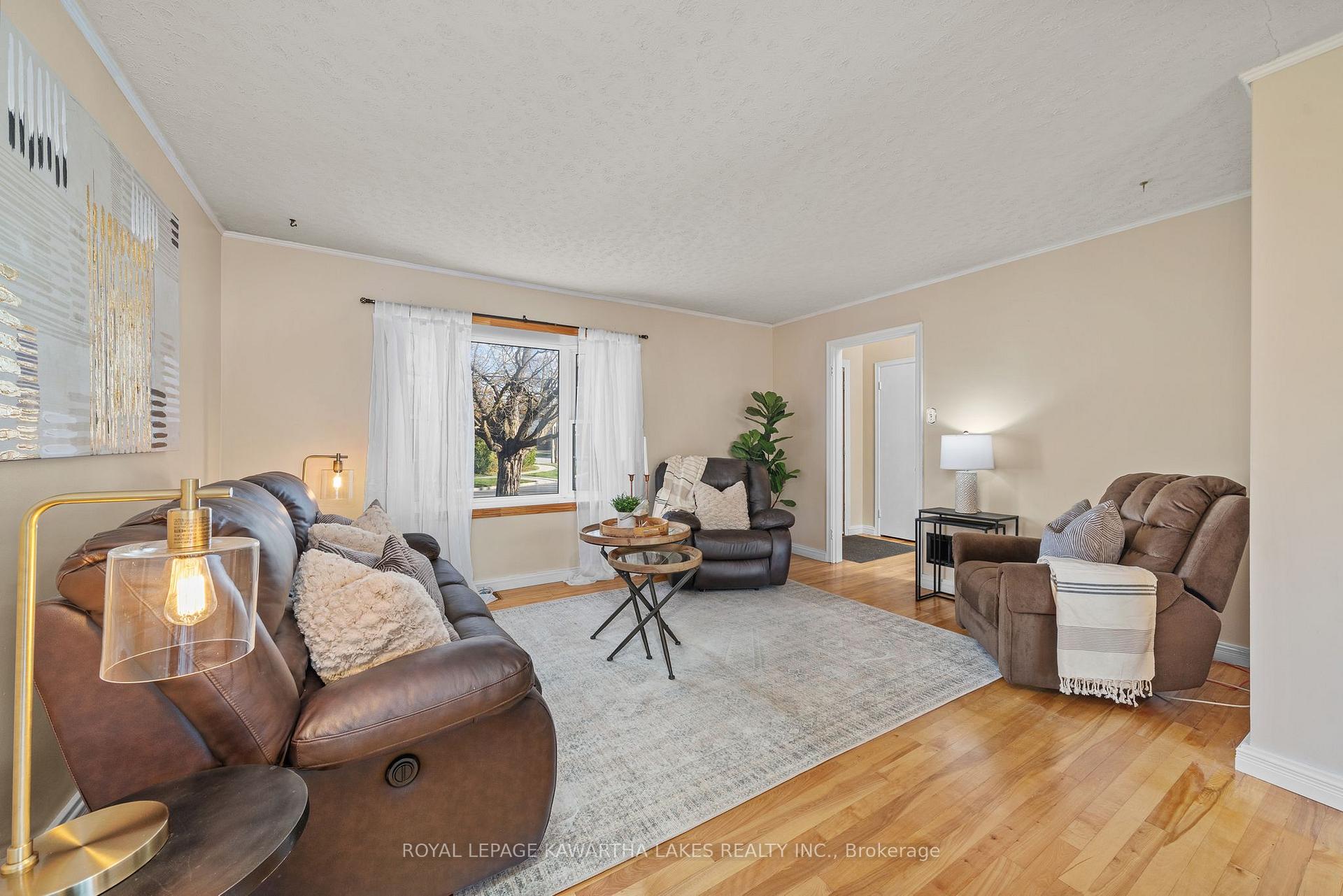 Photo 15 of 769 Chesterfield Avenue, Peterborough, Northcrest Ward 5 — HOMEH