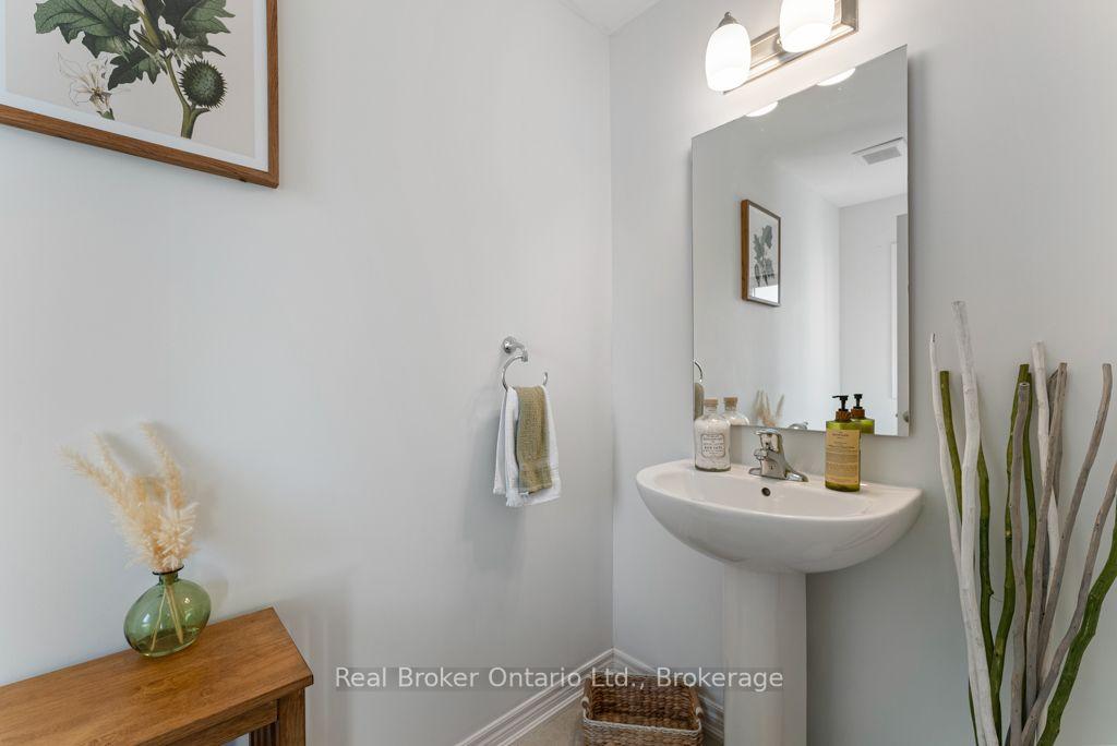 Photo 3 of 18 Viger Drive, Welland, Lincoln/Crowland — HOMEH