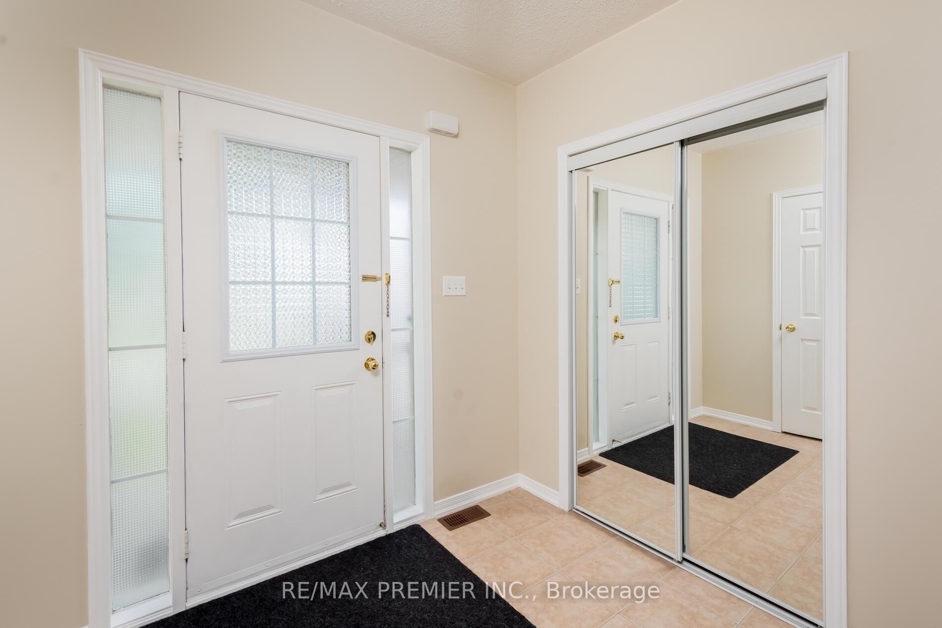 Photo 4 of 21 Rosario Drive, Vaughan, Vellore Village — HOMEH