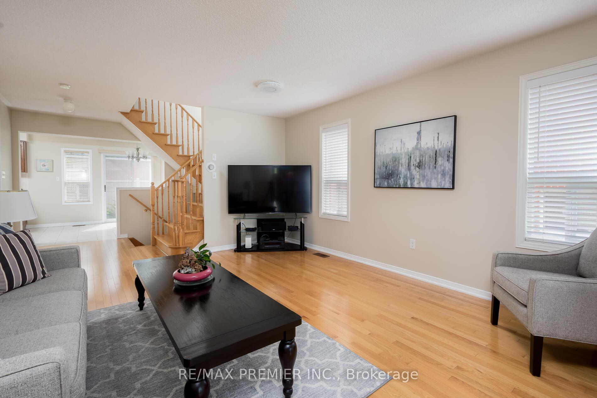 Photo 5 of 21 Rosario Drive, Vaughan, Vellore Village — HOMEH