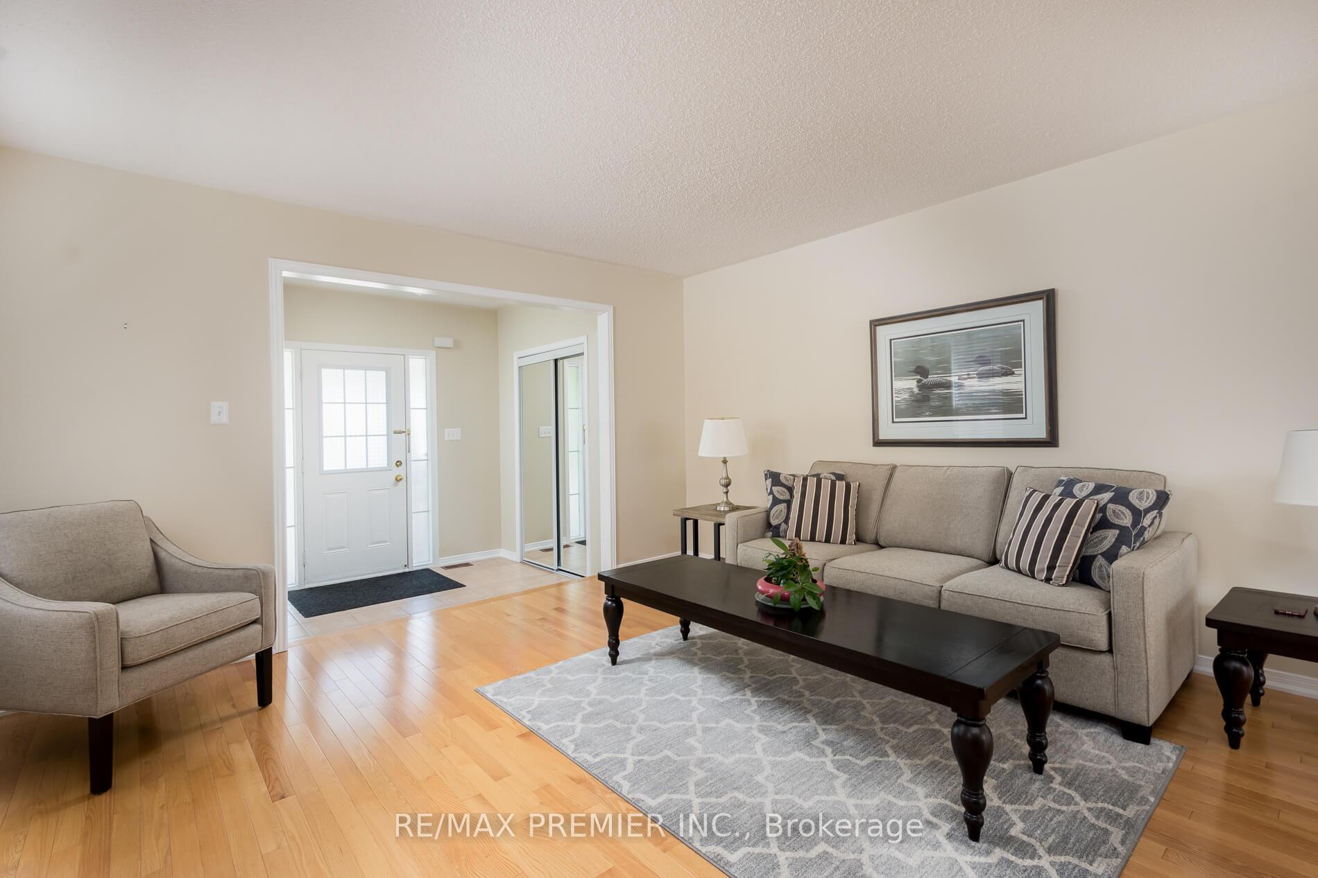 Photo 6 of 21 Rosario Drive, Vaughan, Vellore Village — HOMEH