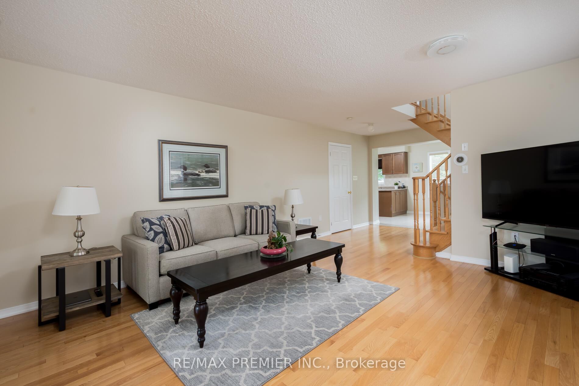 Photo 7 of 21 Rosario Drive, Vaughan, Vellore Village — HOMEH