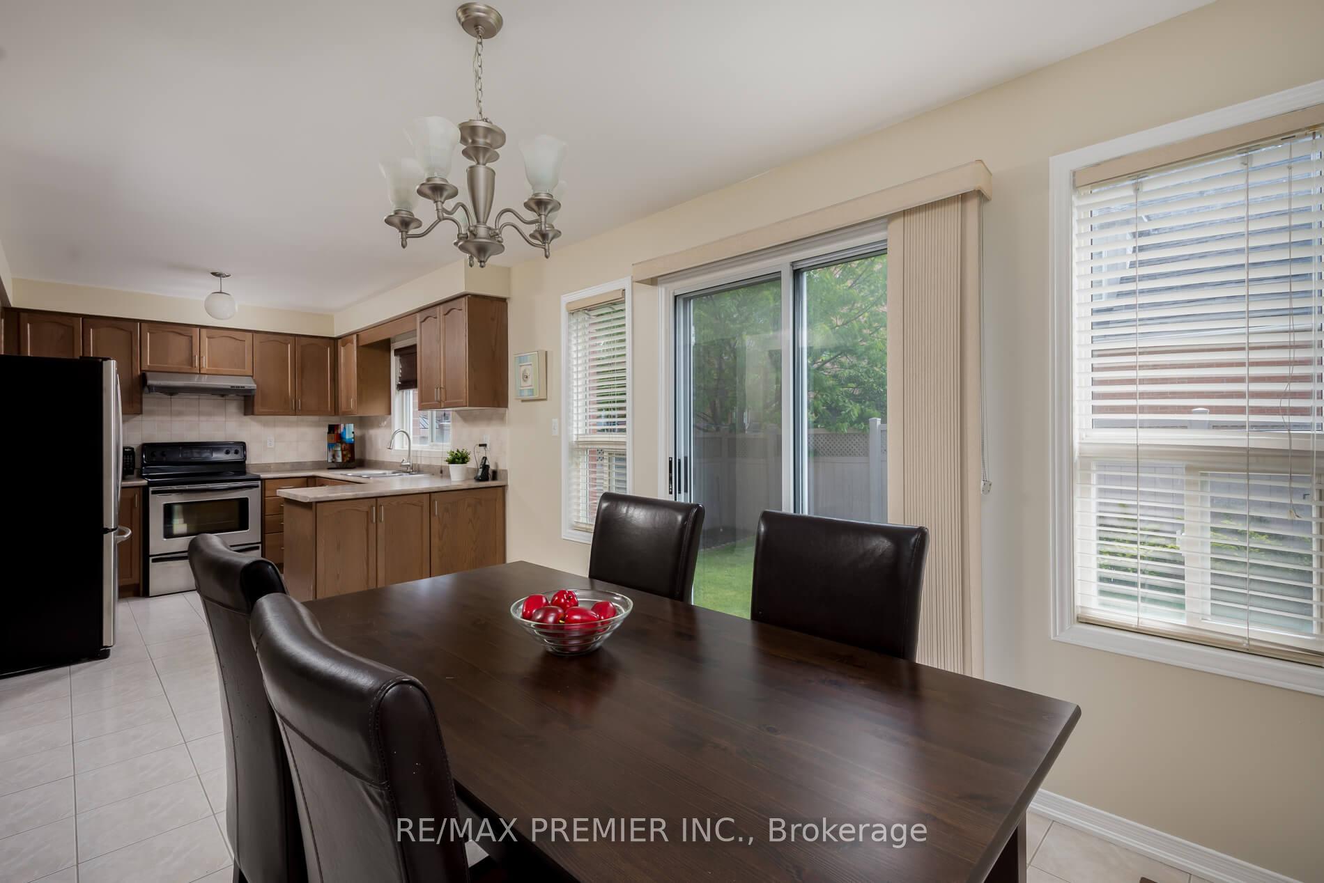 Photo 14 of 21 Rosario Drive, Vaughan, Vellore Village — HOMEH