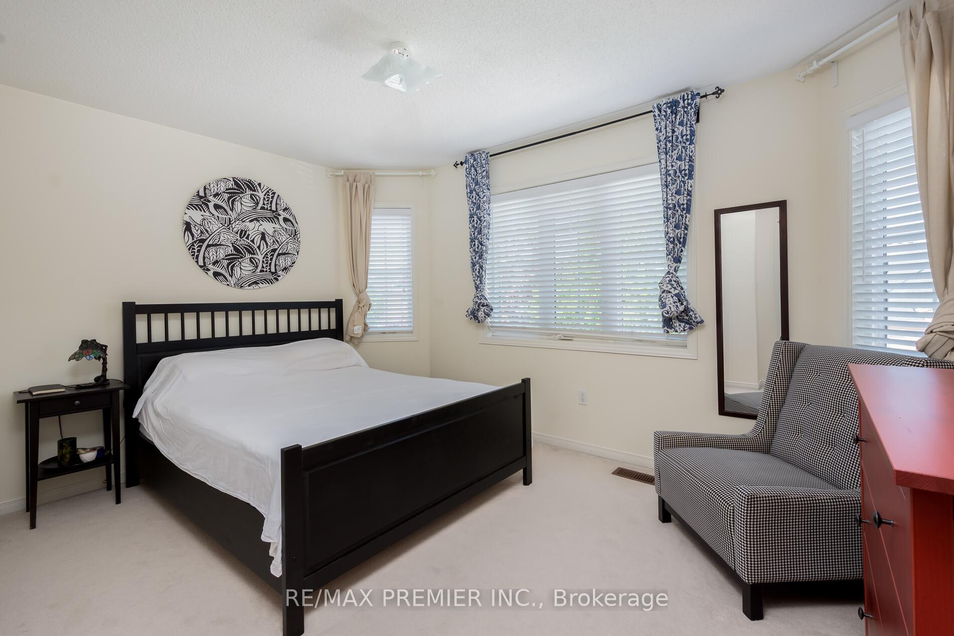 Photo 24 of 21 Rosario Drive, Vaughan, Vellore Village — HOMEH