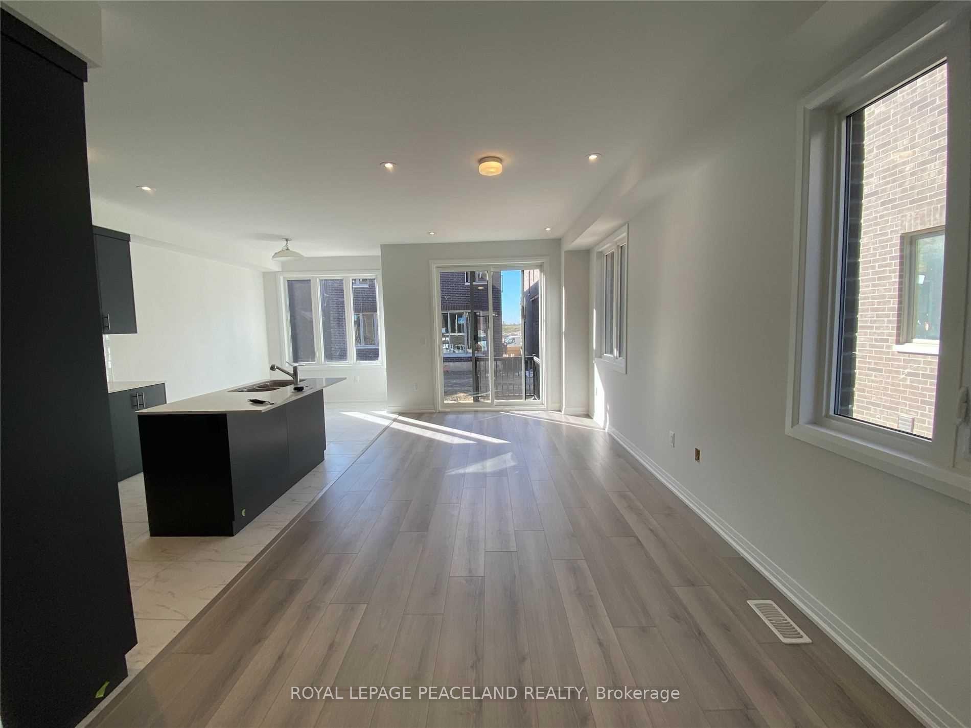 Photo 8 of 87 Schmeltzer Crescent, Richmond Hill, Rural Richmond Hill — HOMEH