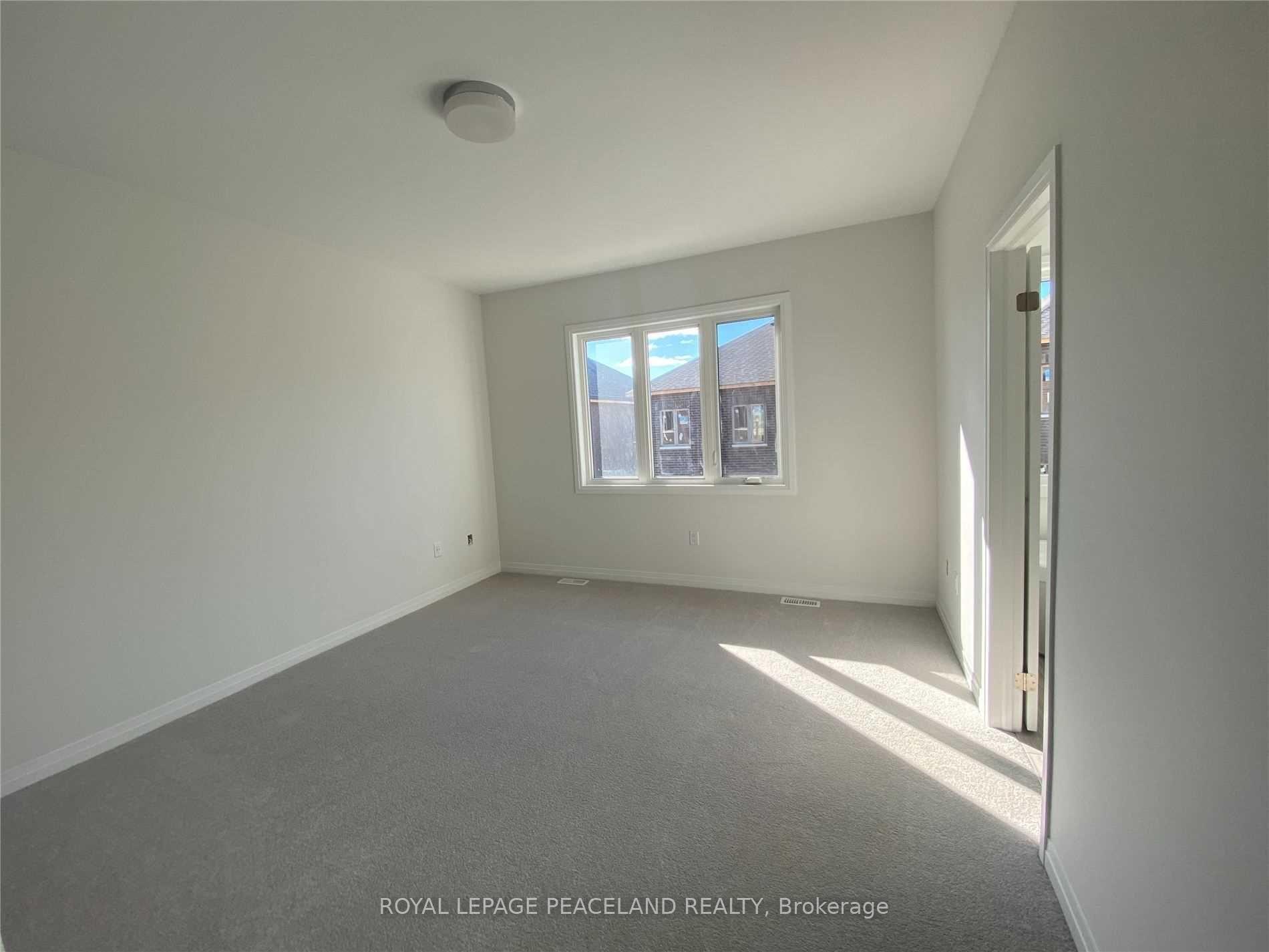 Photo 11 of 87 Schmeltzer Crescent, Richmond Hill, Rural Richmond Hill — HOMEH