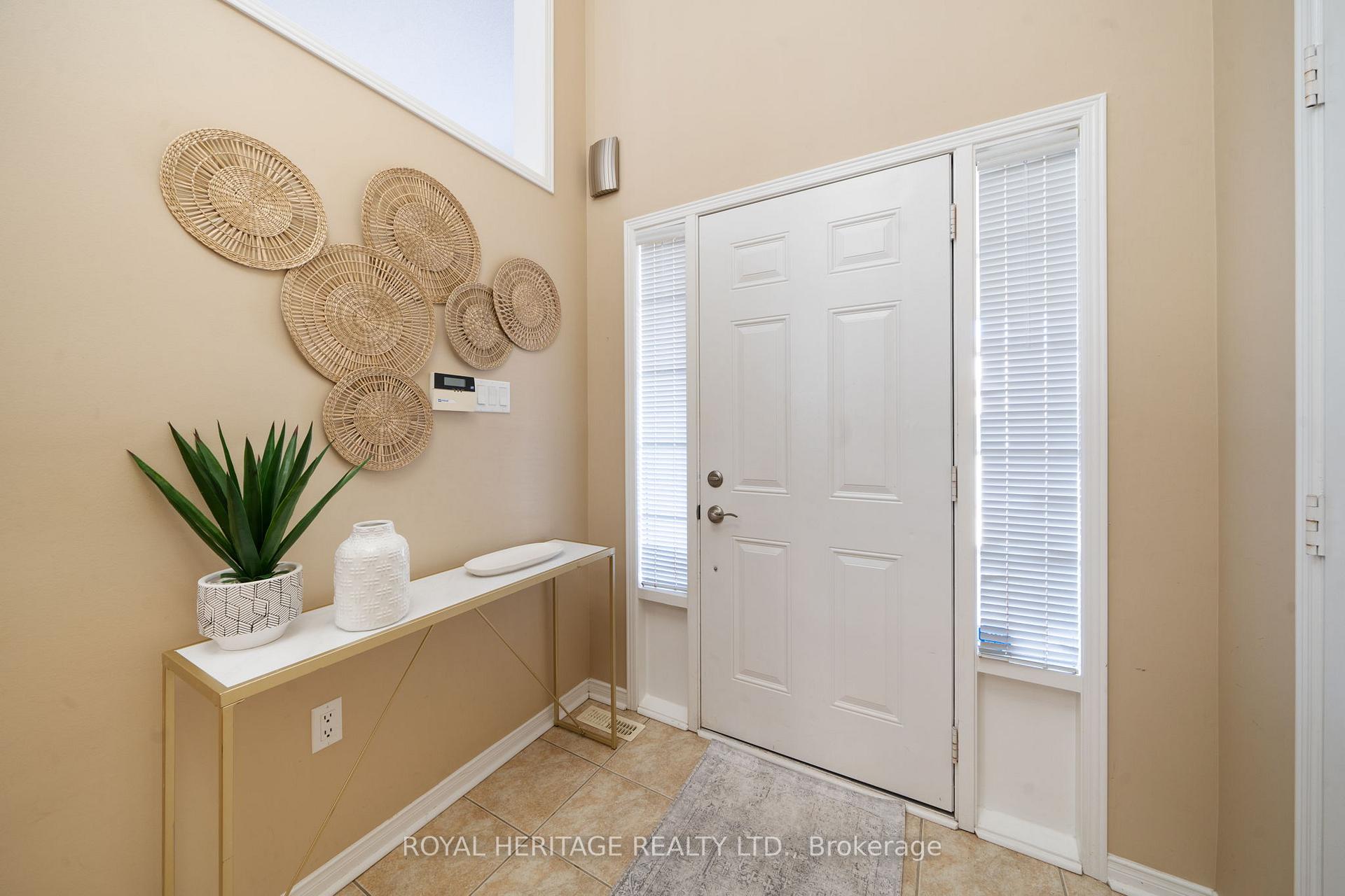 Photo 3 of 36 Tamarisk Street, Whitby, Rolling Acres — HOMEH