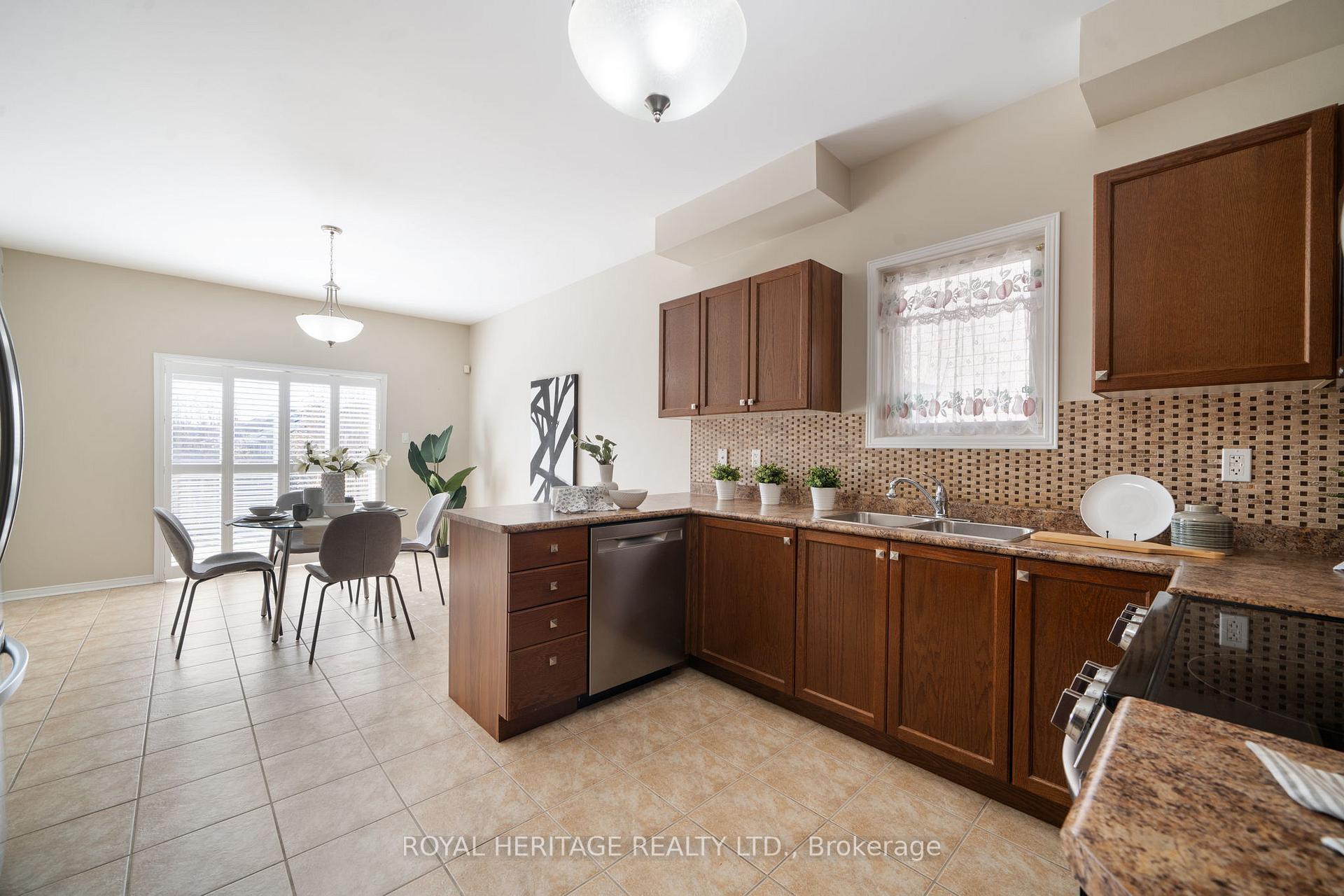 Photo 11 of 36 Tamarisk Street, Whitby, Rolling Acres — HOMEH