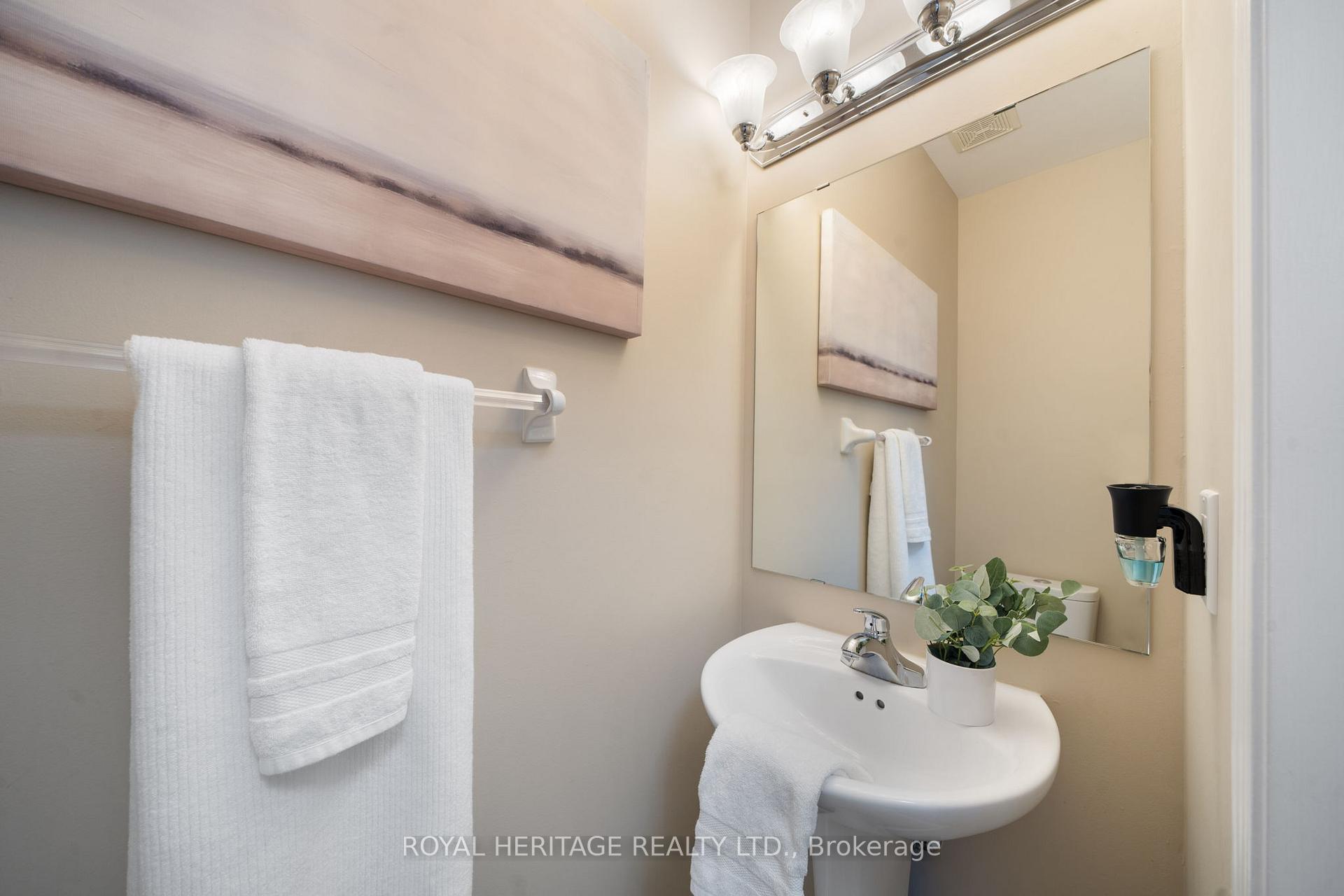 Photo 19 of 36 Tamarisk Street, Whitby, Rolling Acres — HOMEH