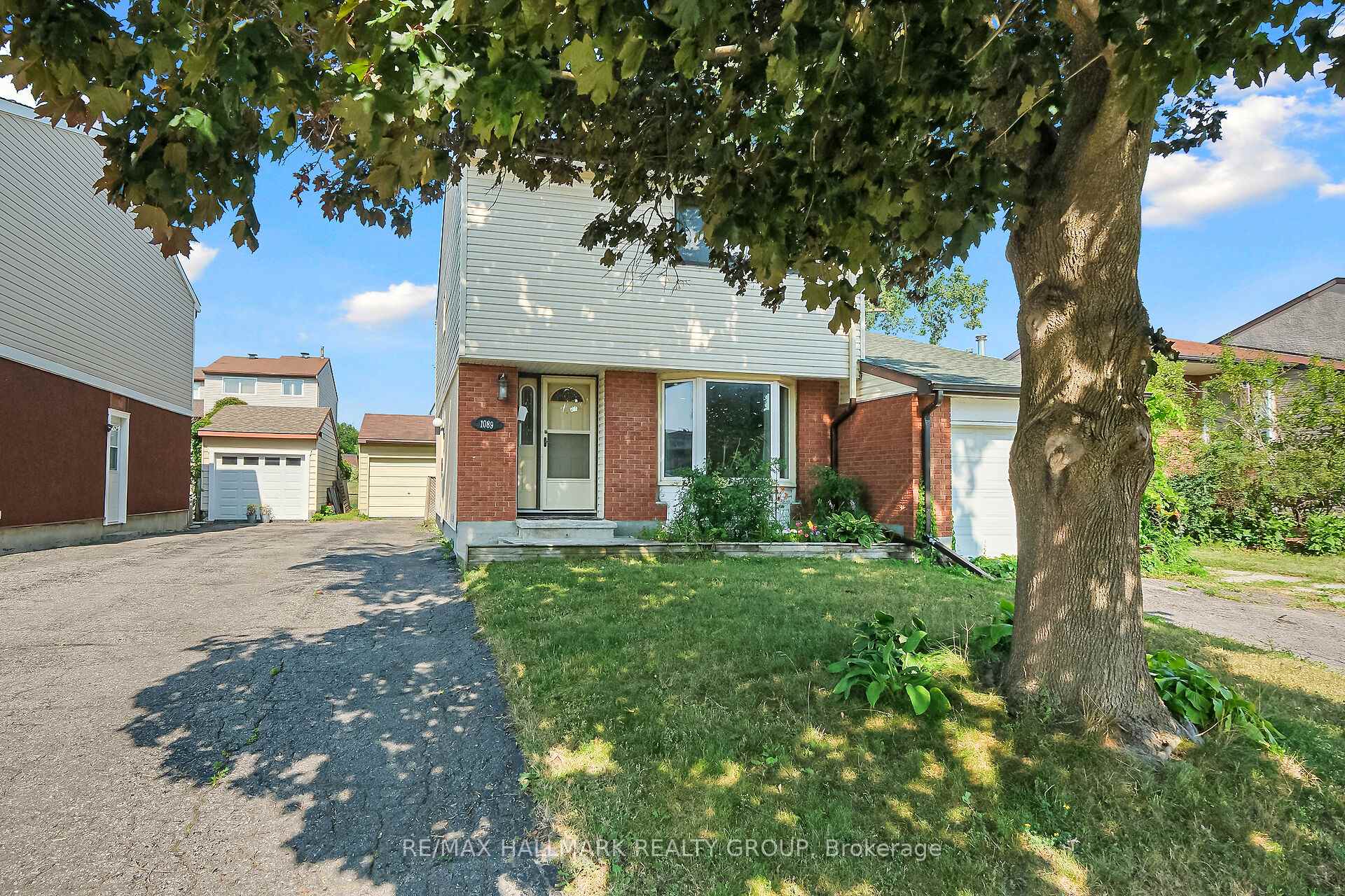 Photo 1 of 1089 Barwell Avenue, Ottawa, Fairfield Heights — HOMEH