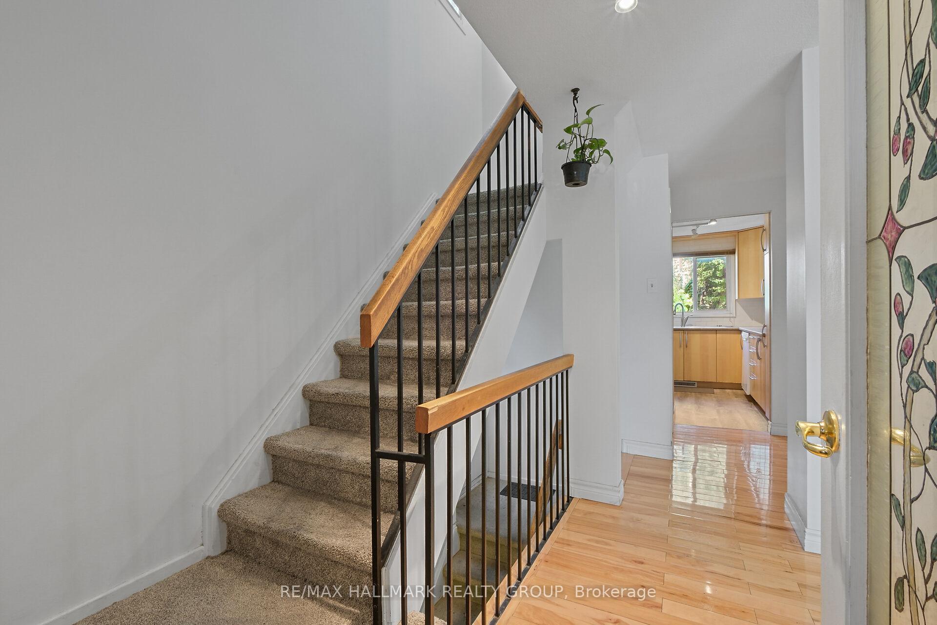 Photo 6 of 1089 Barwell Avenue, Ottawa, Fairfield Heights — HOMEH
