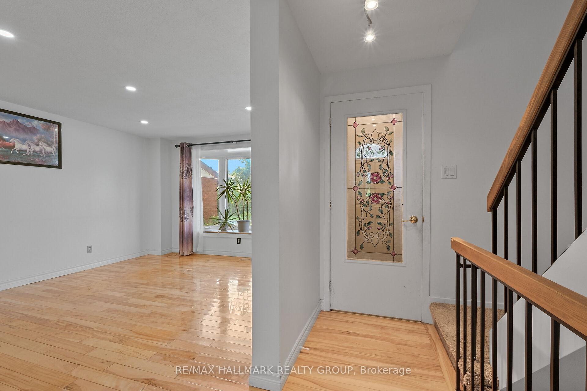Photo 5 of 1089 Barwell Avenue, Ottawa, Fairfield Heights — HOMEH