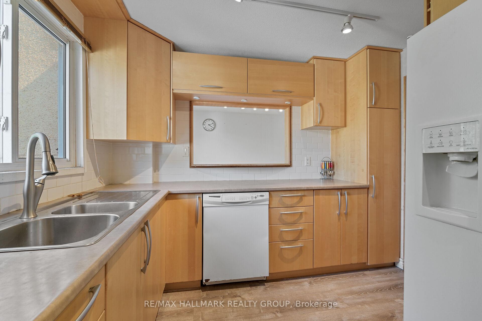 Photo 10 of 1089 Barwell Avenue, Ottawa, Fairfield Heights — HOMEH