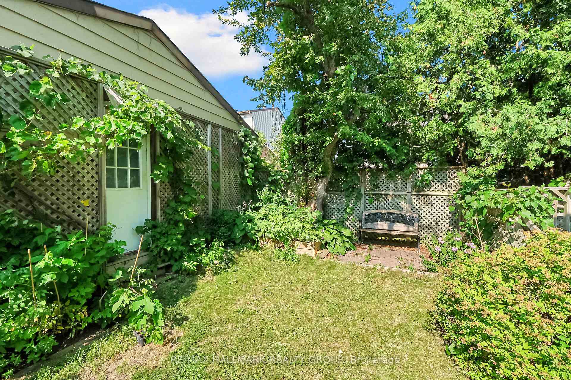 Photo 19 of 1089 Barwell Avenue, Ottawa, Fairfield Heights — HOMEH