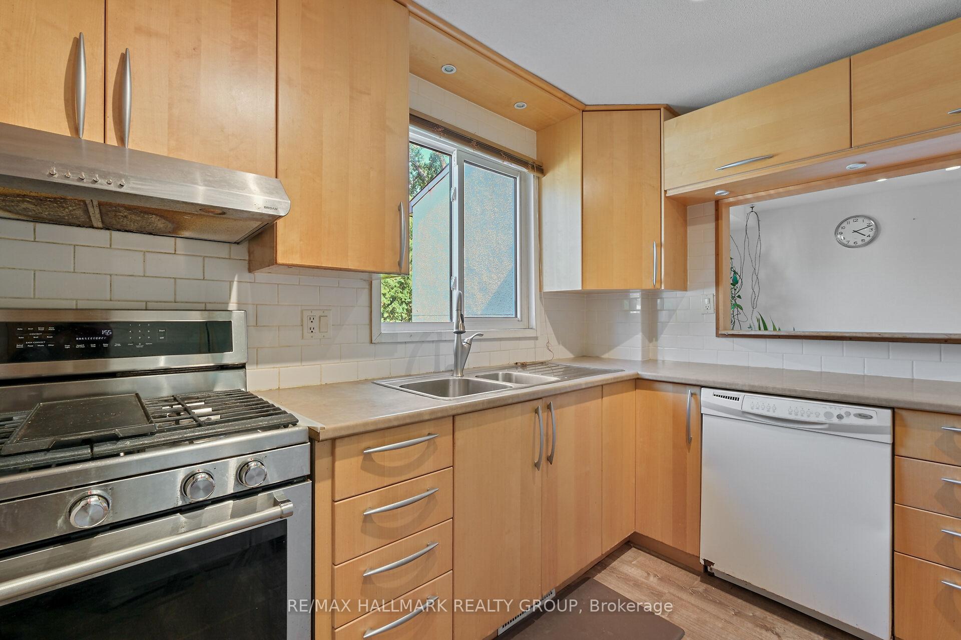 Photo 17 of 1089 Barwell Avenue, Ottawa, Fairfield Heights — HOMEH