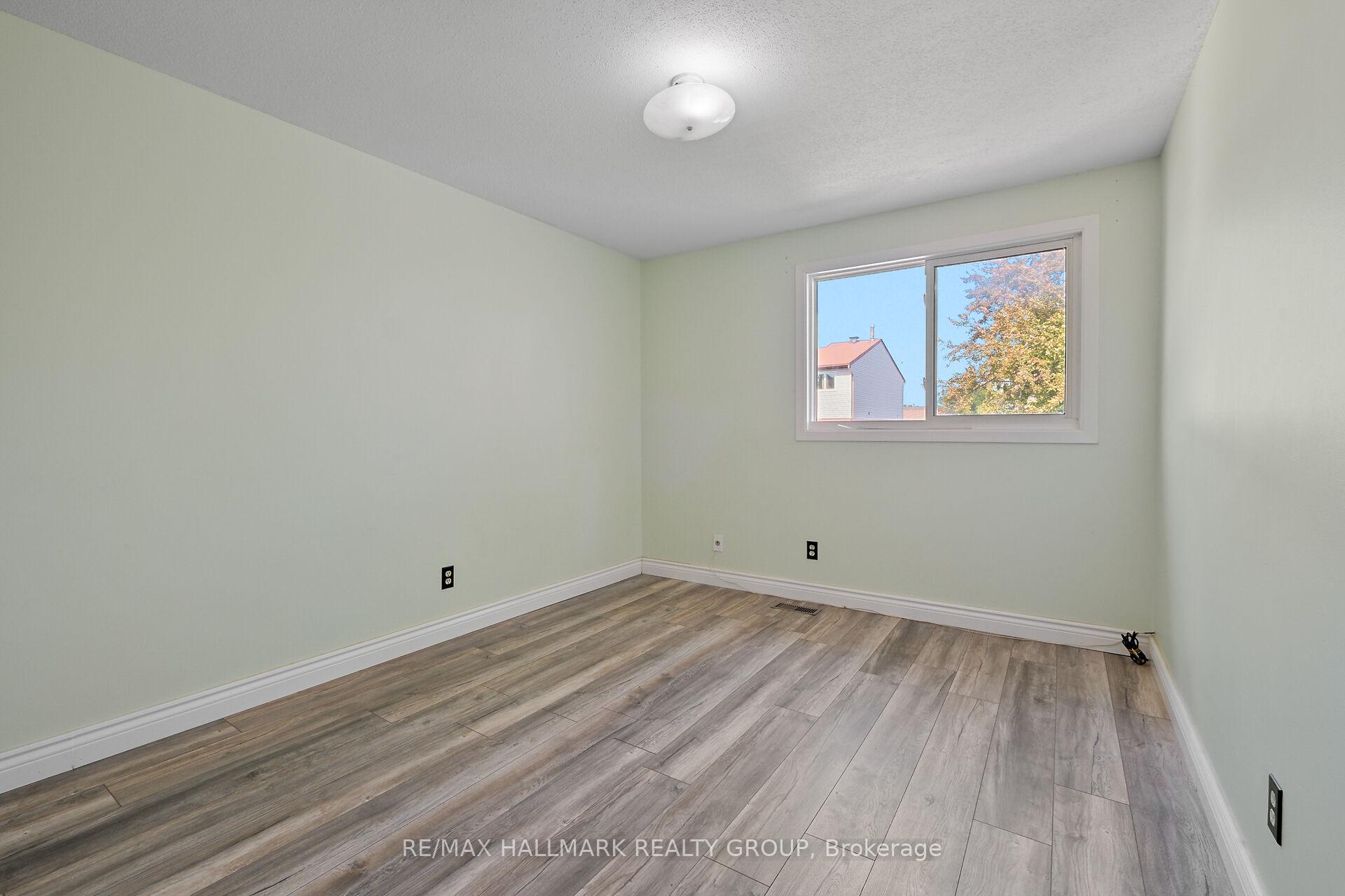 Photo 16 of 1089 Barwell Avenue, Ottawa, Fairfield Heights — HOMEH