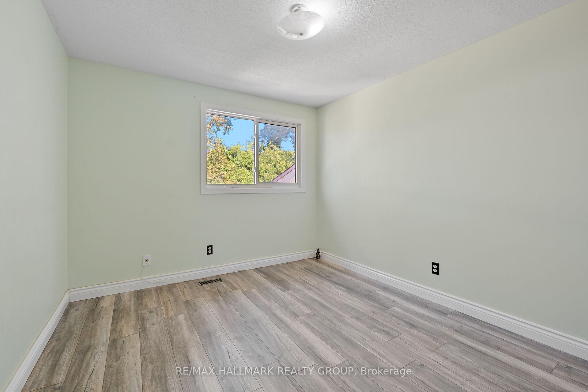 Photo 18 of 1089 Barwell Avenue, Ottawa, Fairfield Heights — HOMEH