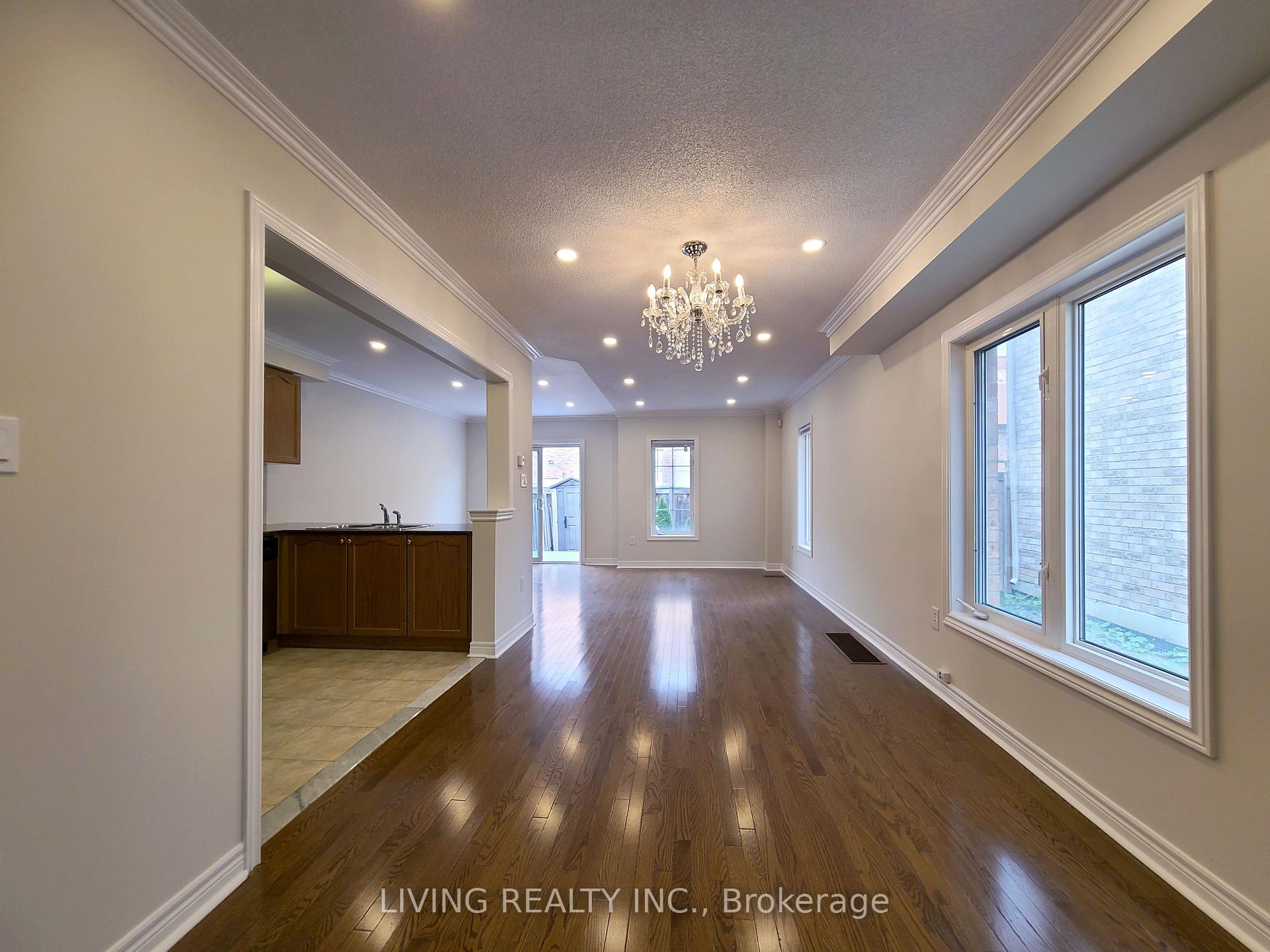 Photo 3 of 117 Amulet Crescent, Richmond Hill, Rouge Woods — HOMEH