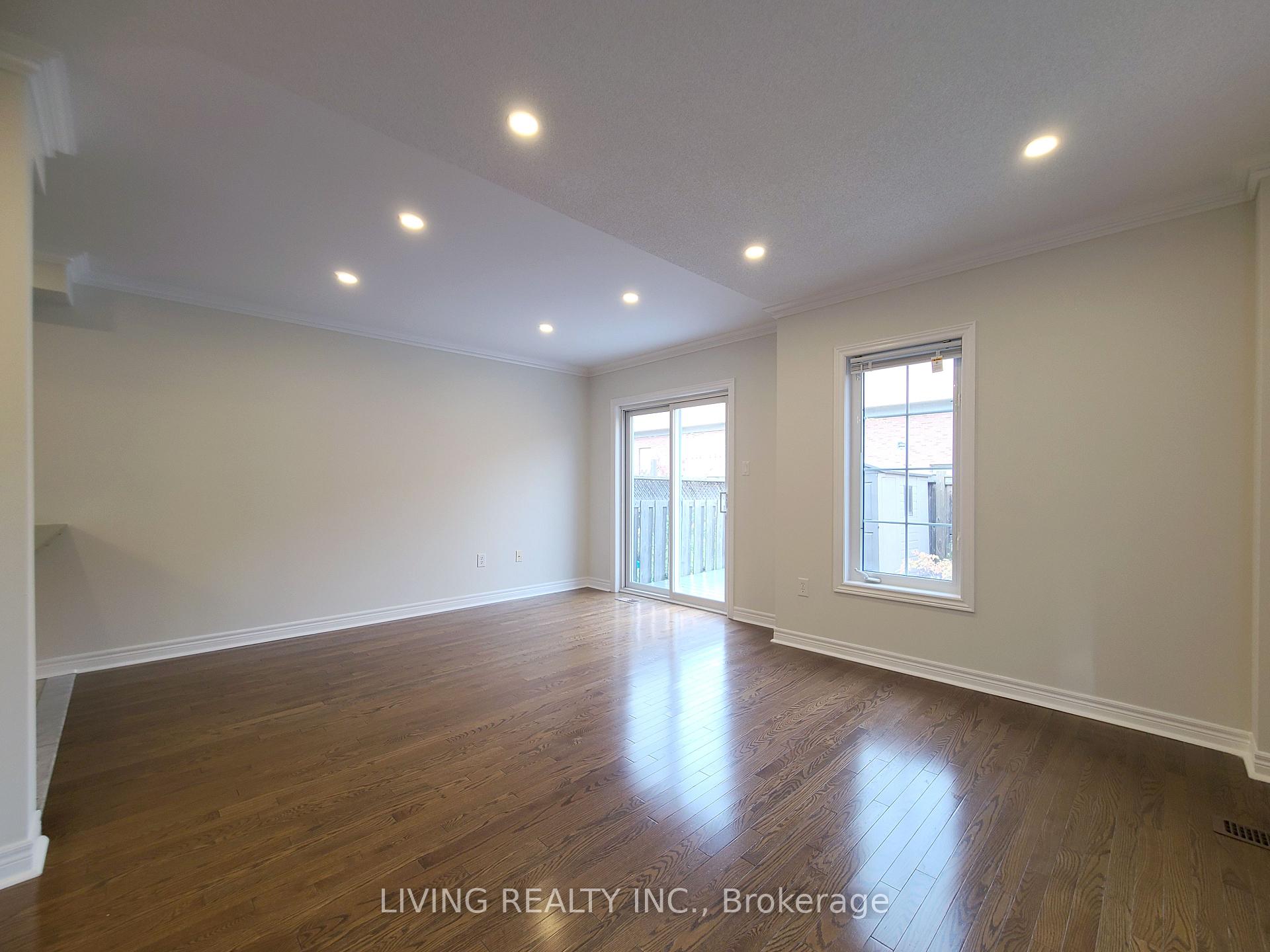 Photo 12 of 117 Amulet Crescent, Richmond Hill, Rouge Woods — HOMEH