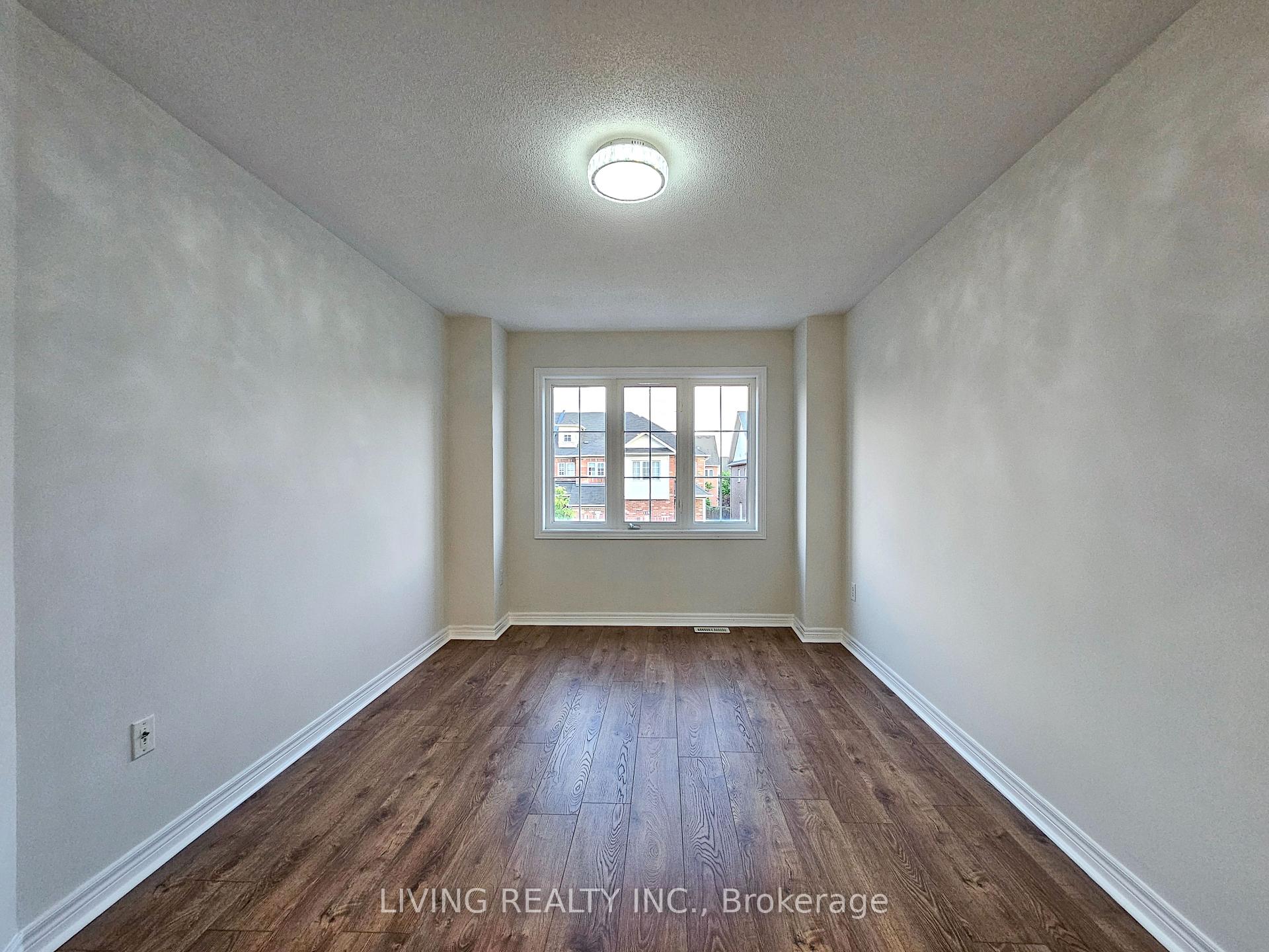 Photo 14 of 117 Amulet Crescent, Richmond Hill, Rouge Woods — HOMEH
