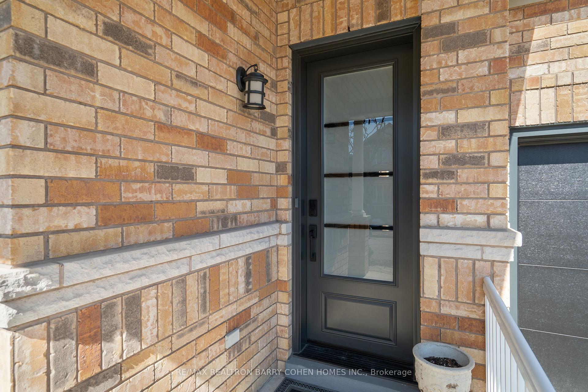 Photo 3 of 92 Capera Drive, Vaughan, Vellore Village — HOMEH