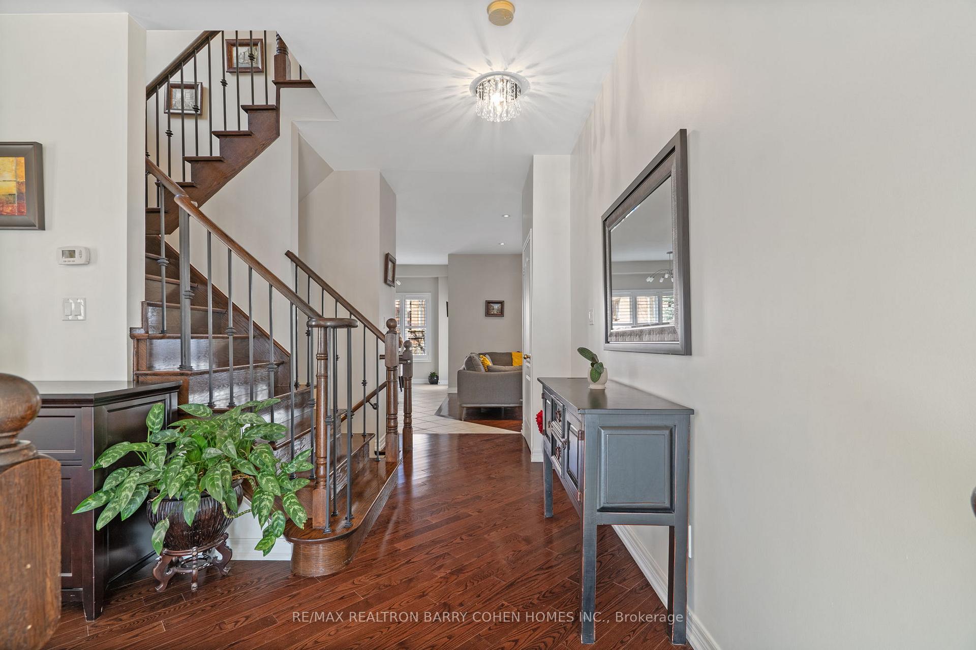 Photo 9 of 92 Capera Drive, Vaughan, Vellore Village — HOMEH