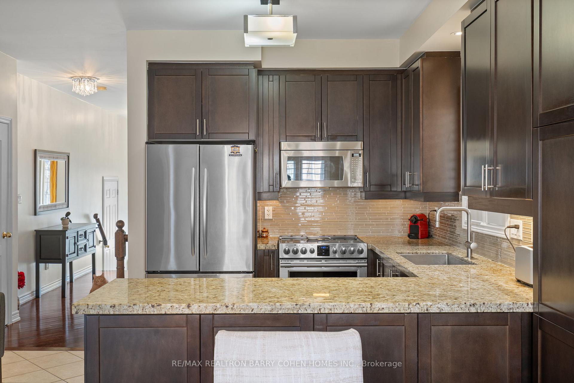 Photo 10 of 92 Capera Drive, Vaughan, Vellore Village — HOMEH