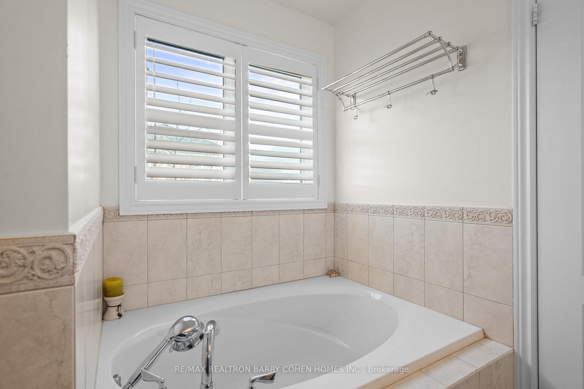 Photo 26 of 92 Capera Drive, Vaughan, Vellore Village — HOMEH