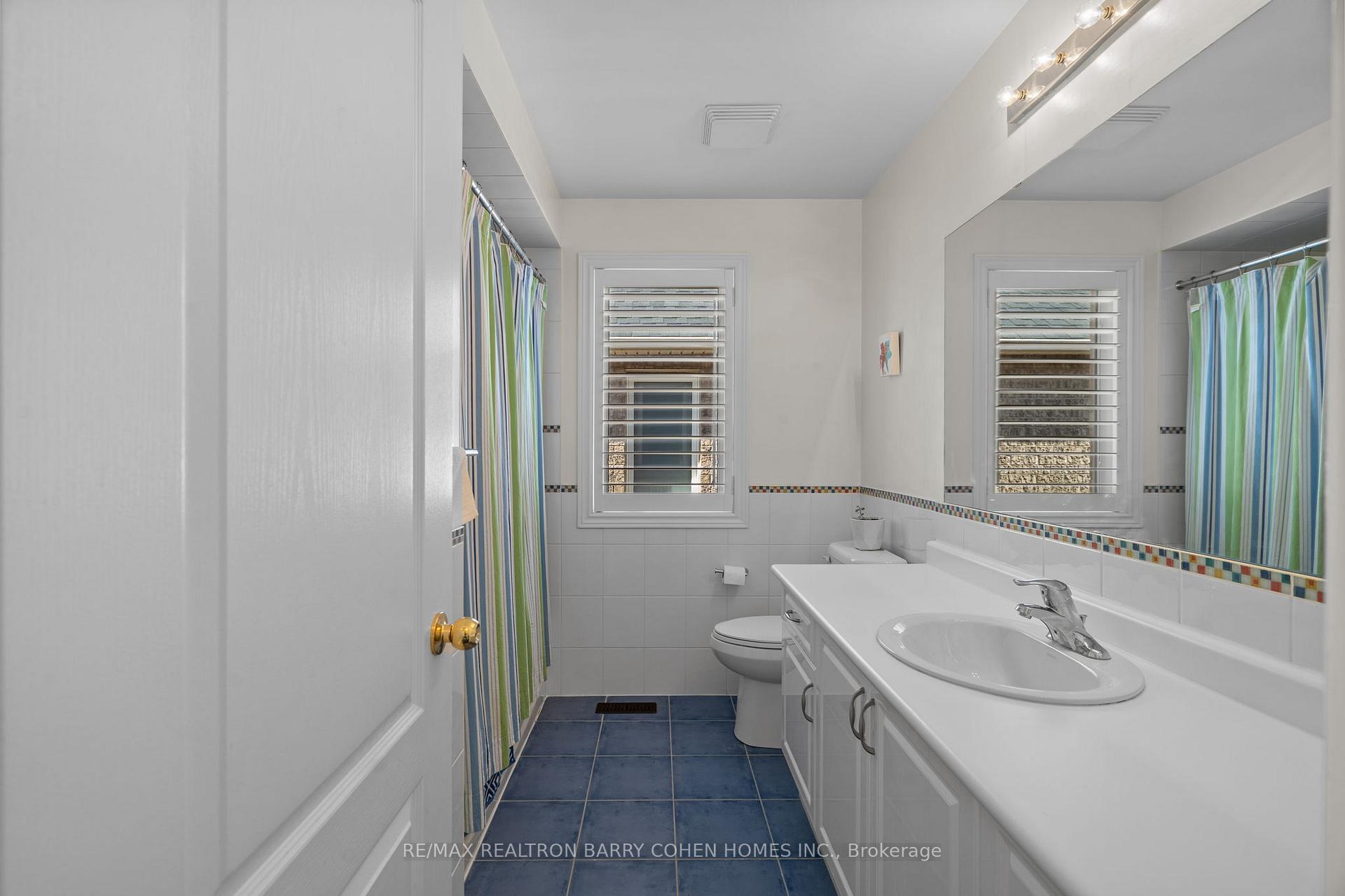 Photo 32 of 92 Capera Drive, Vaughan, Vellore Village — HOMEH