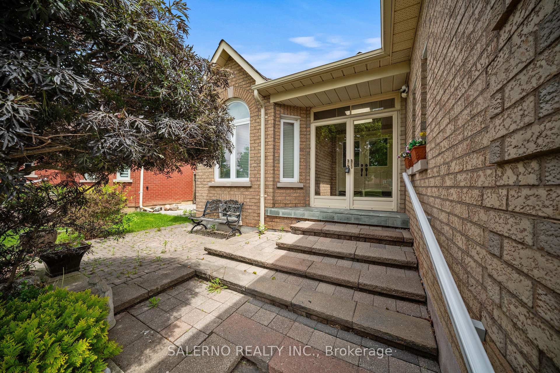 Photo 4 of 25 Lockheed Avenue, Vaughan, Maple — HOMEH