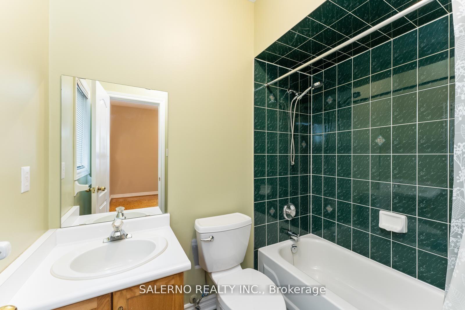 Photo 22 of 25 Lockheed Avenue, Vaughan, Maple — HOMEH