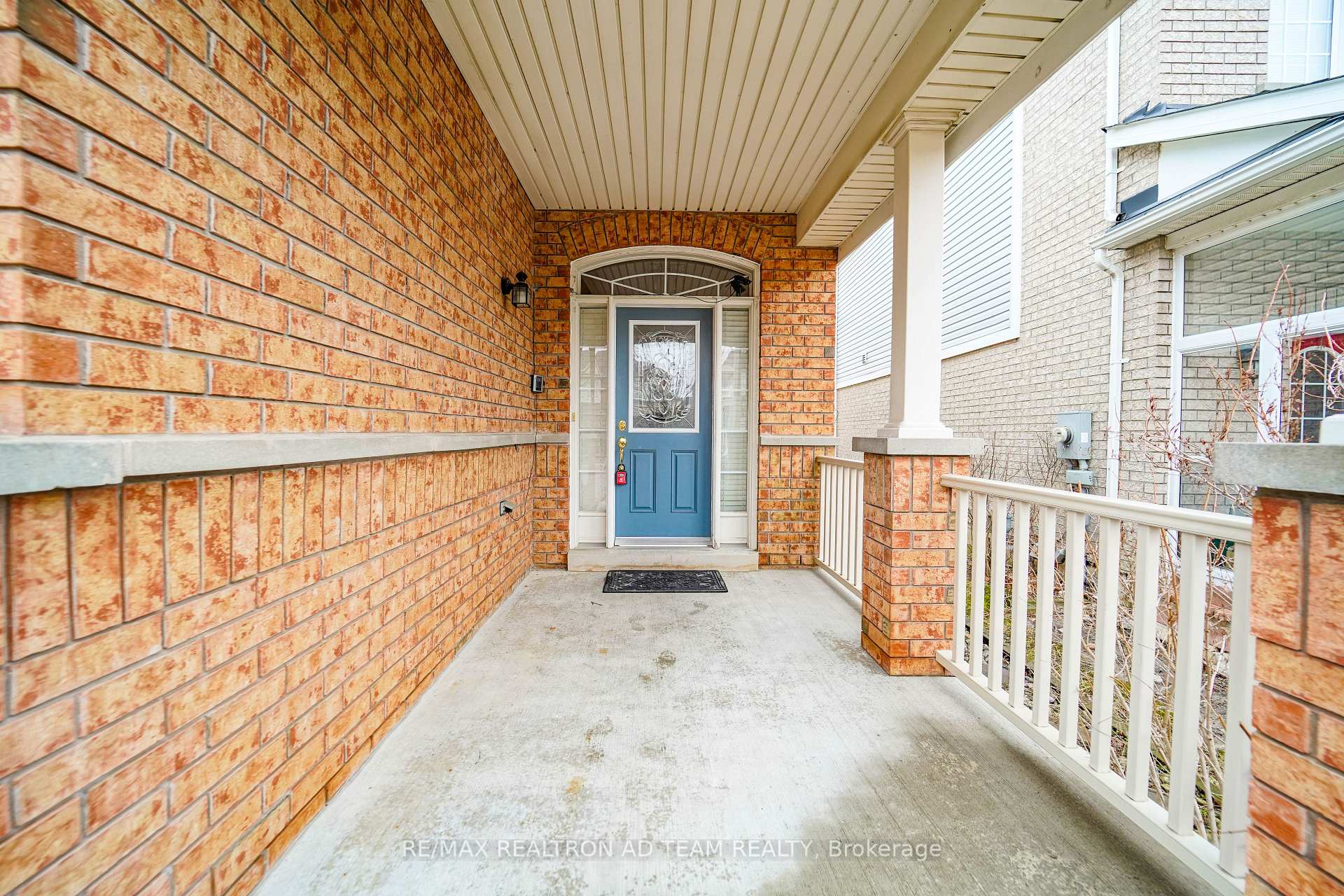 Photo 3 of 1027 Schooling Drive, Oshawa, Taunton — HOMEH