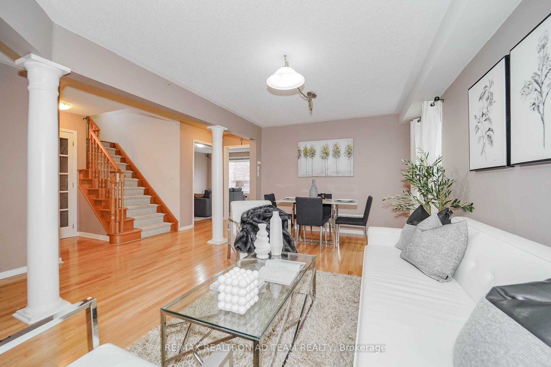 Photo 10 of 1027 Schooling Drive, Oshawa, Taunton — HOMEH