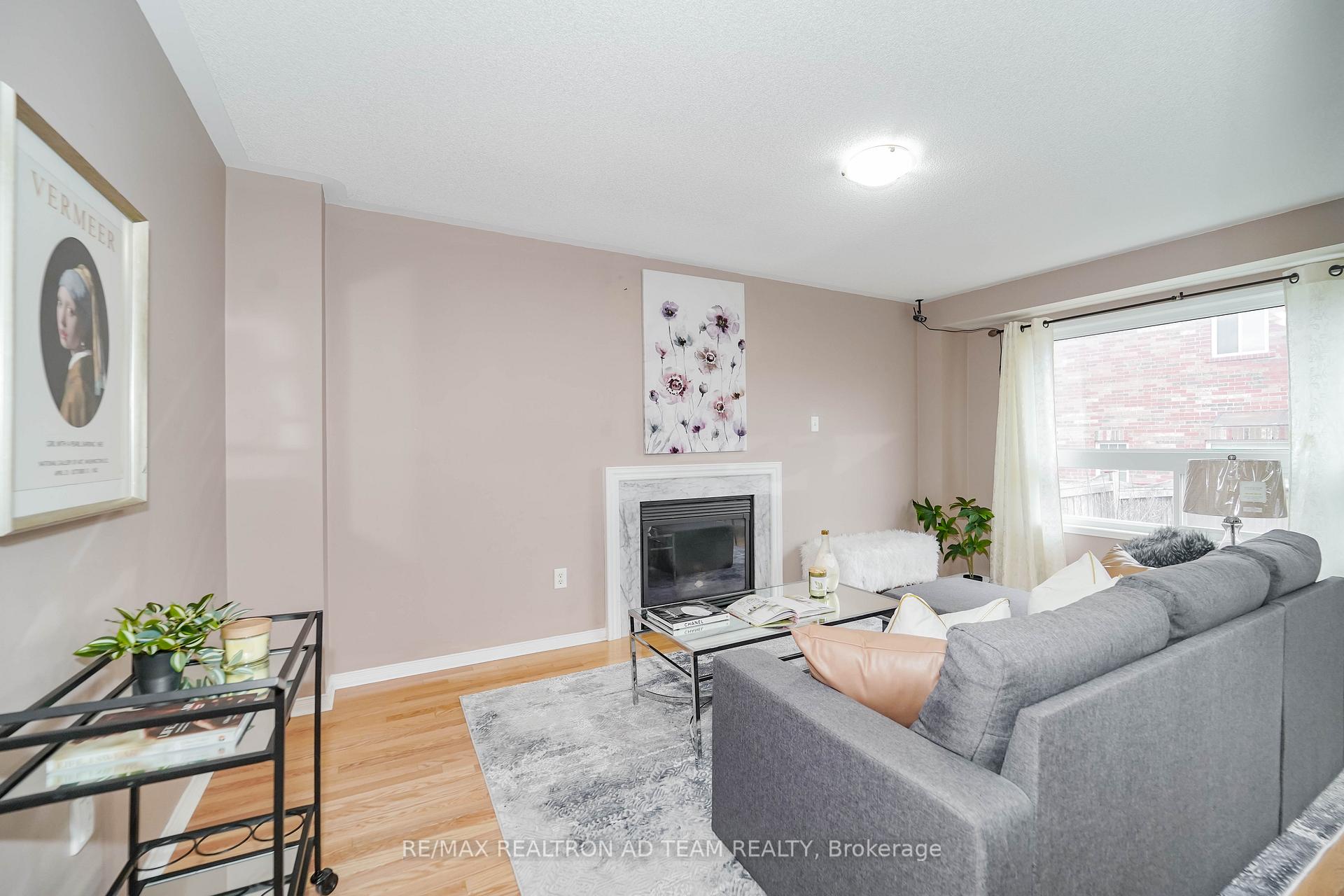Photo 11 of 1027 Schooling Drive, Oshawa, Taunton — HOMEH