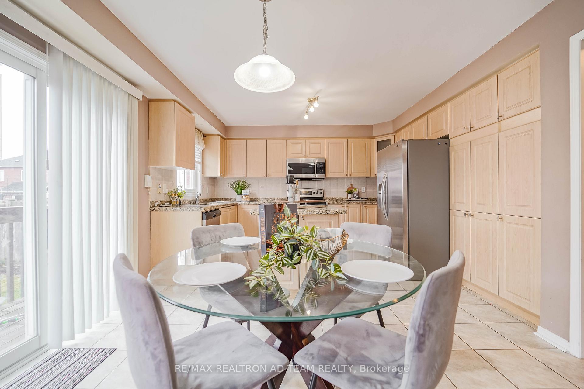 Photo 14 of 1027 Schooling Drive, Oshawa, Taunton — HOMEH