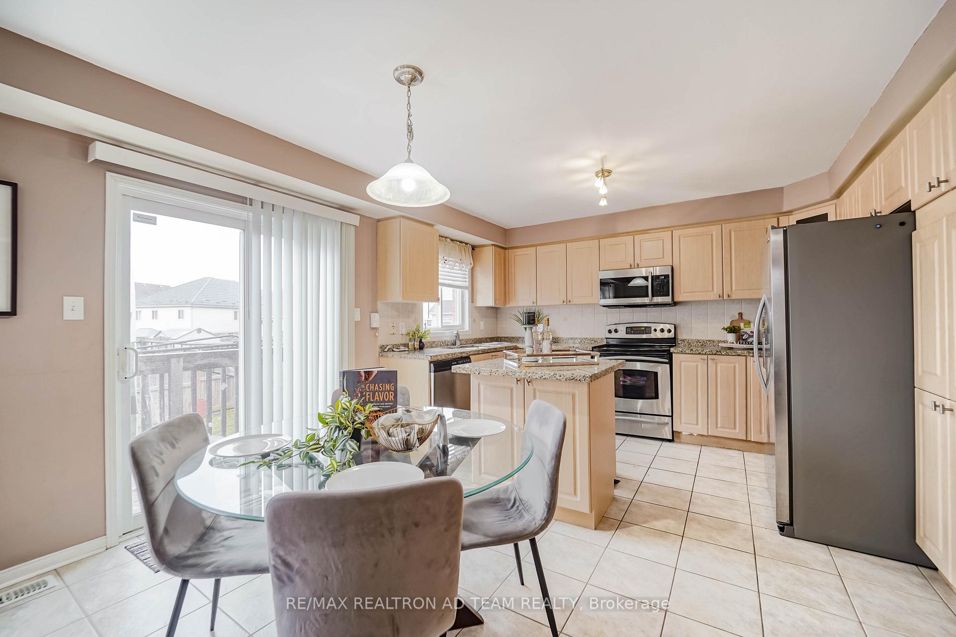 Photo 15 of 1027 Schooling Drive, Oshawa, Taunton — HOMEH