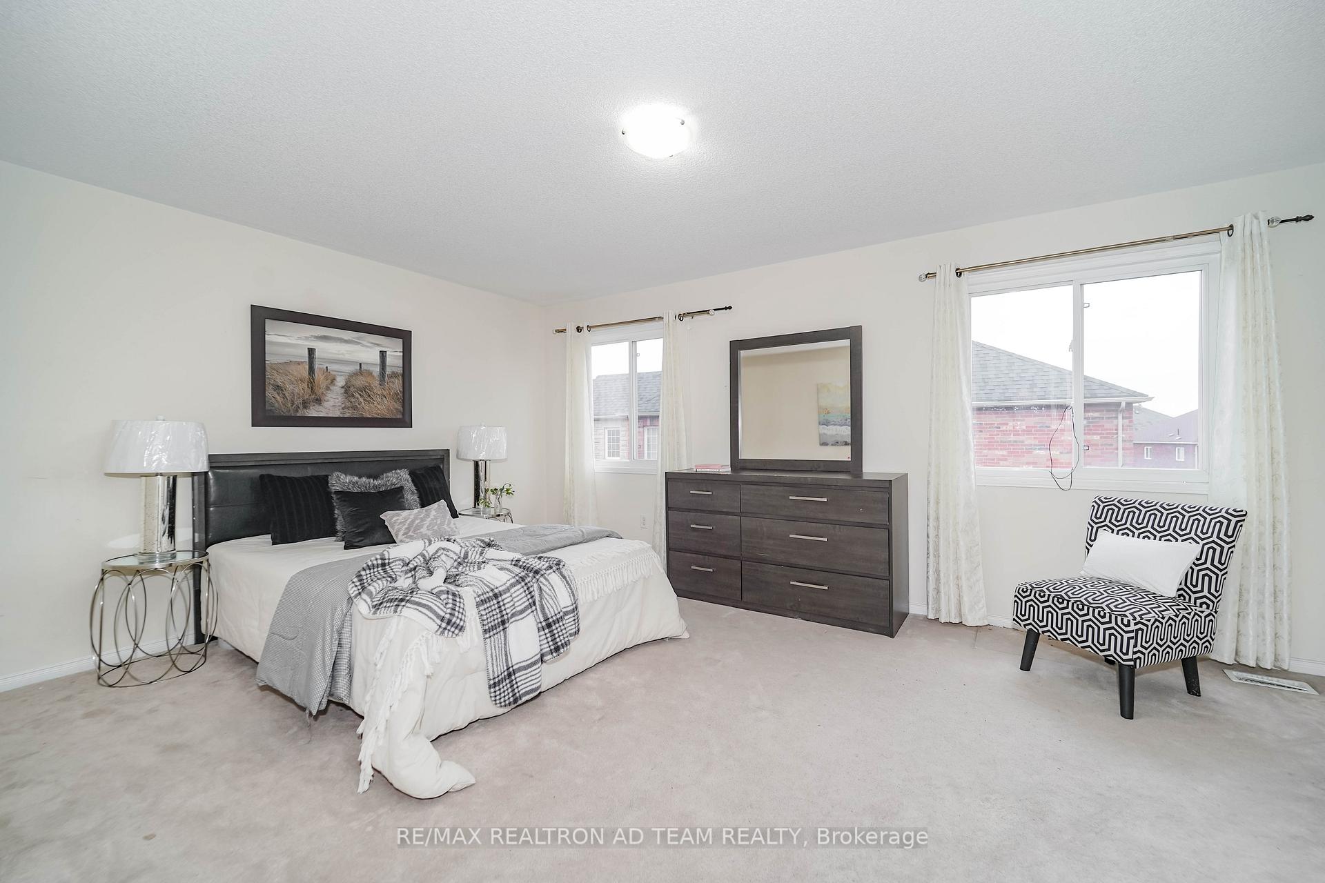 Photo 19 of 1027 Schooling Drive, Oshawa, Taunton — HOMEH