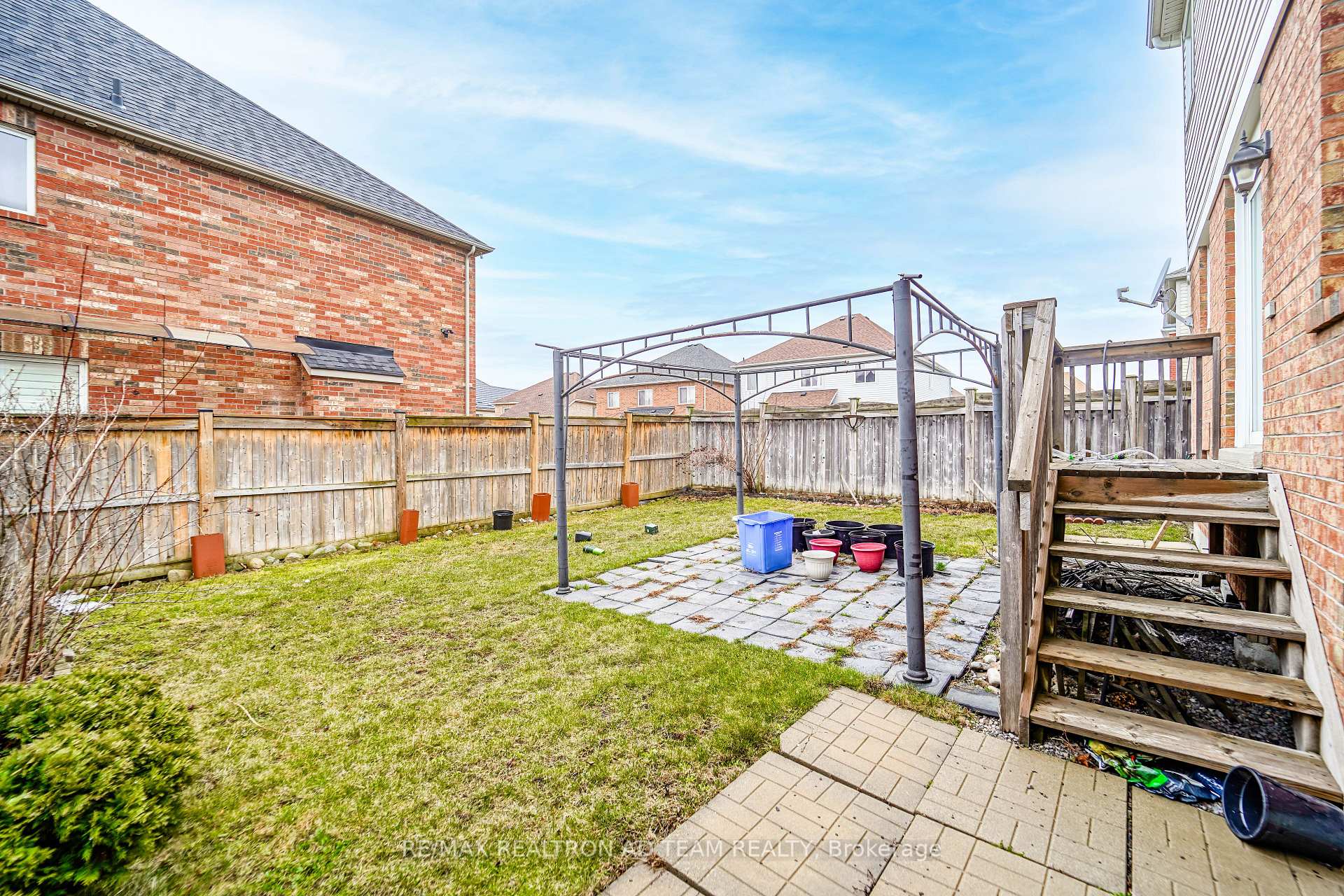 Photo 28 of 1027 Schooling Drive, Oshawa, Taunton — HOMEH