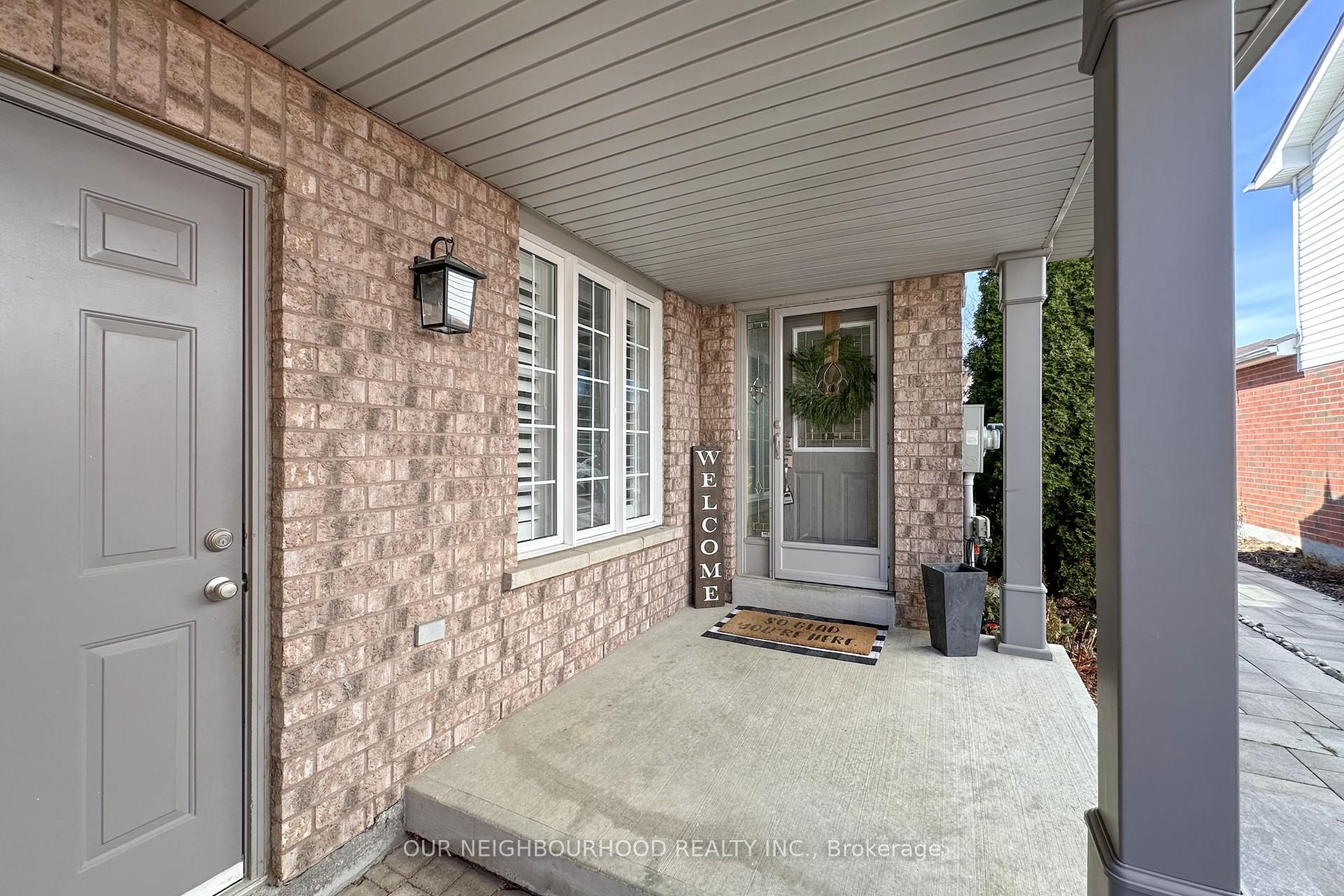 Photo 4 of 24 Artesian Drive, Whitby, Williamsburg — HOMEH