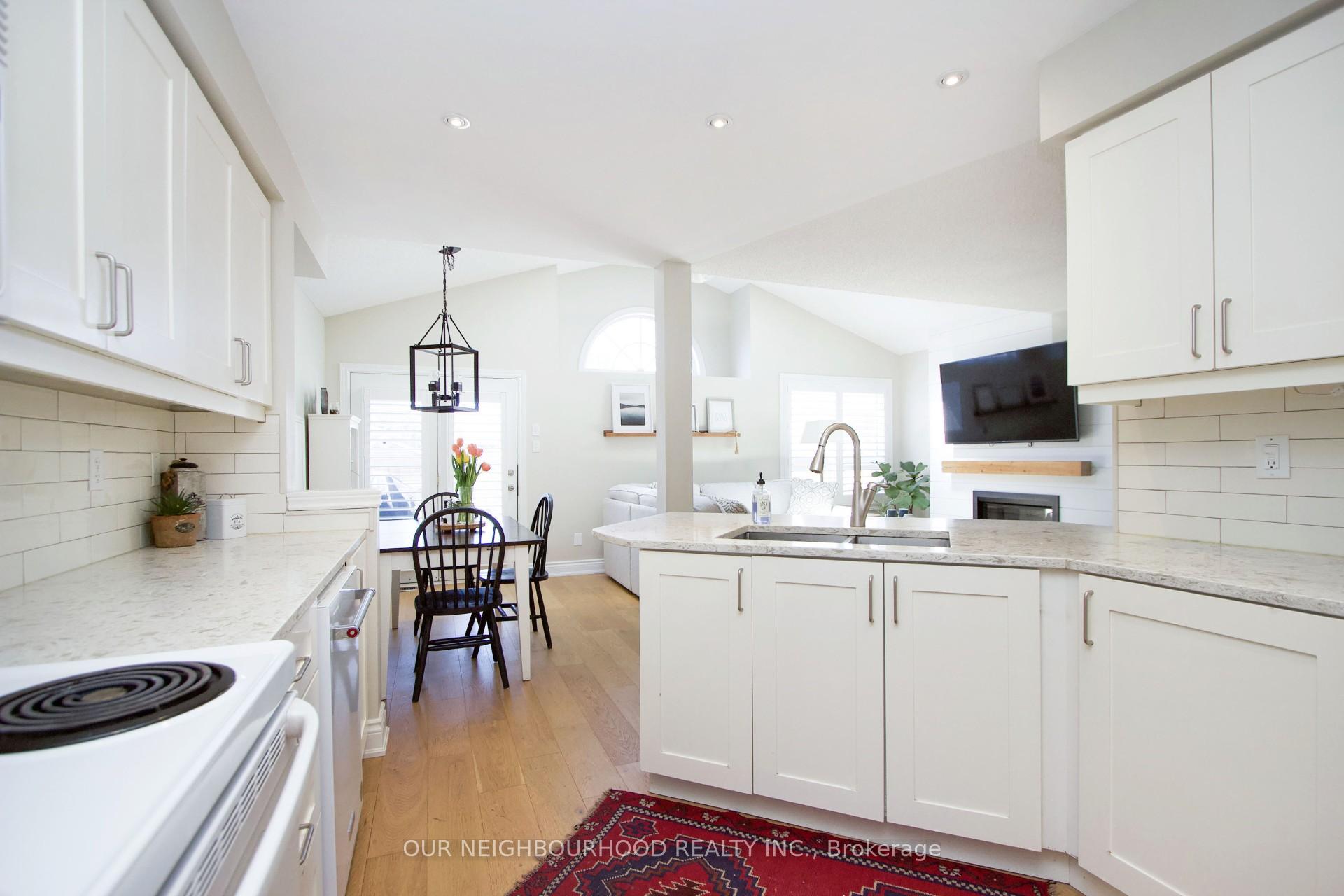 Photo 11 of 24 Artesian Drive, Whitby, Williamsburg — HOMEH