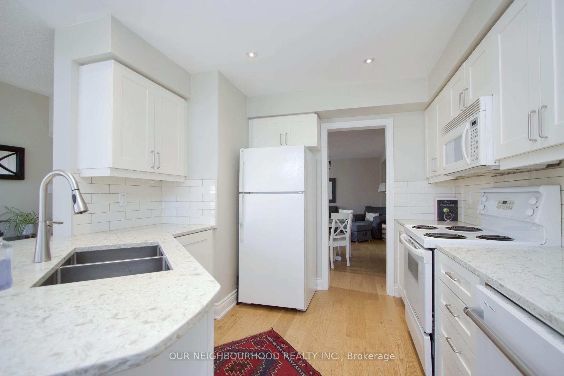 Photo 12 of 24 Artesian Drive, Whitby, Williamsburg — HOMEH